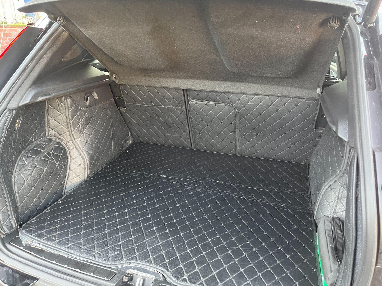 Used Volvo XC40 for sale - 77484332: Photo 10