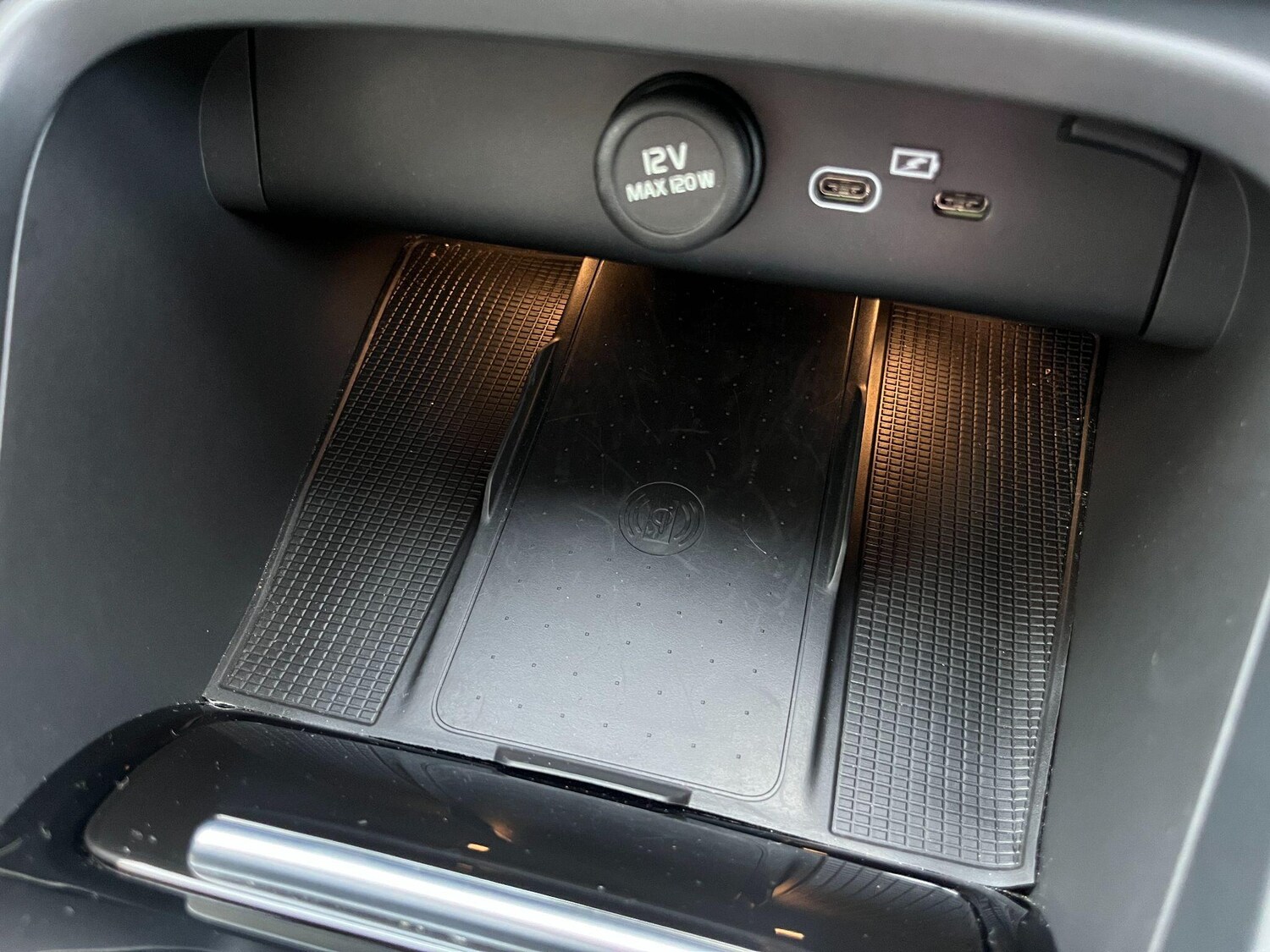 Used Volvo XC40 for sale - 77484332: Photo 23