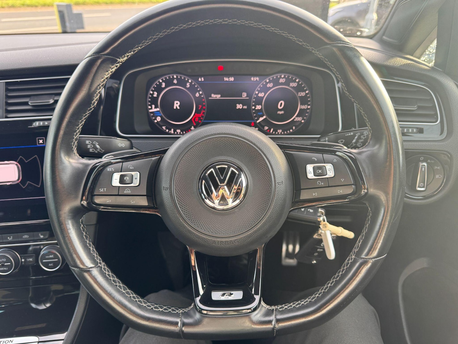 Used Volkswagen Golf 2018 for sale - 76409411: Photo 30