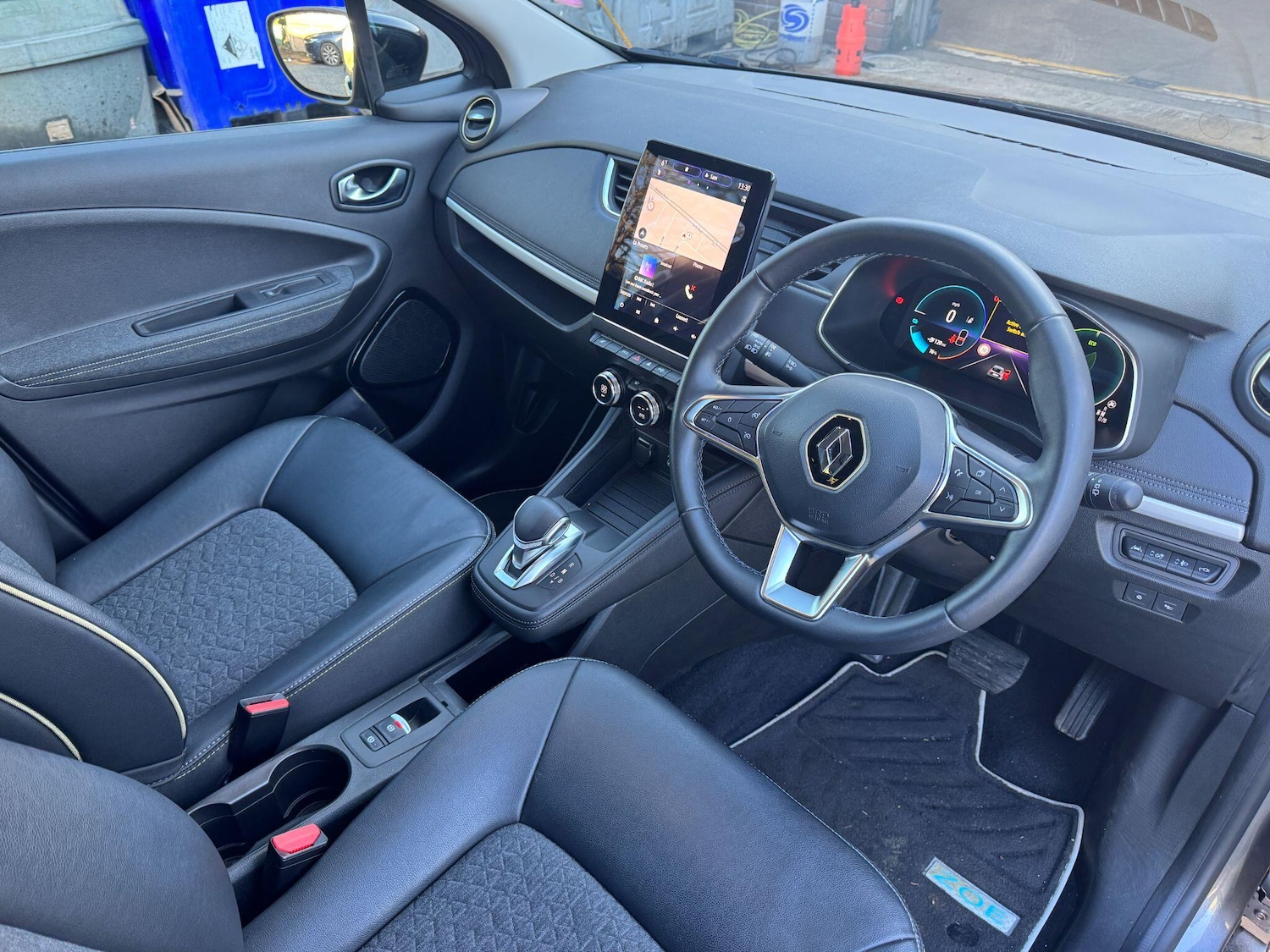 Used Renault Zoe 2023 for sale - 76898309: Photo 14