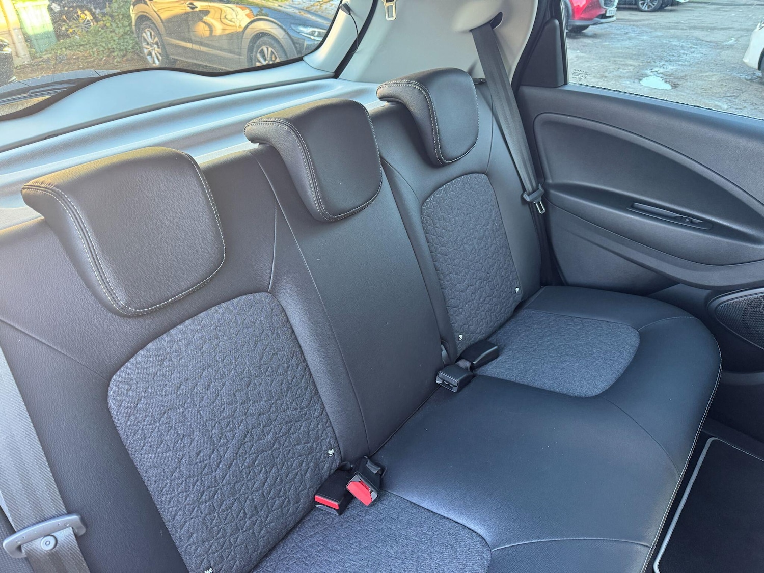 Used Renault Zoe 2023 for sale - 76898309: Photo 17