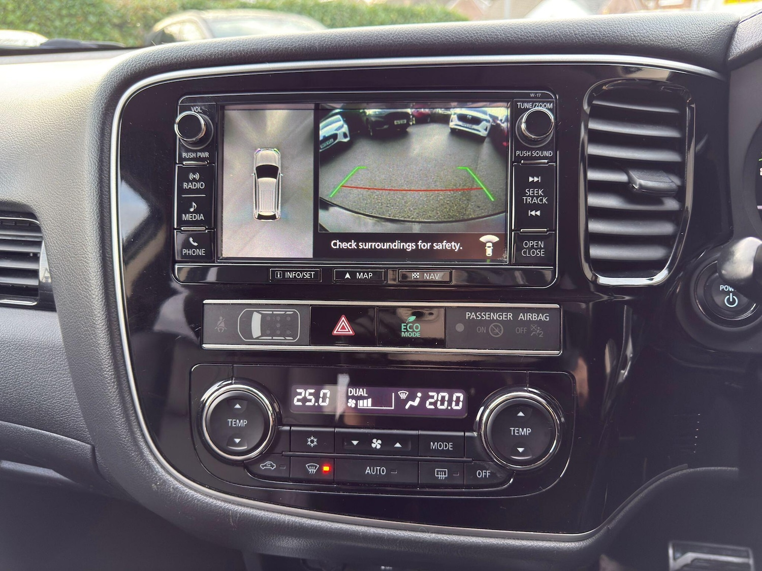 Used Mitsubishi Outlander 2017 for sale - 77230489: Photo 27