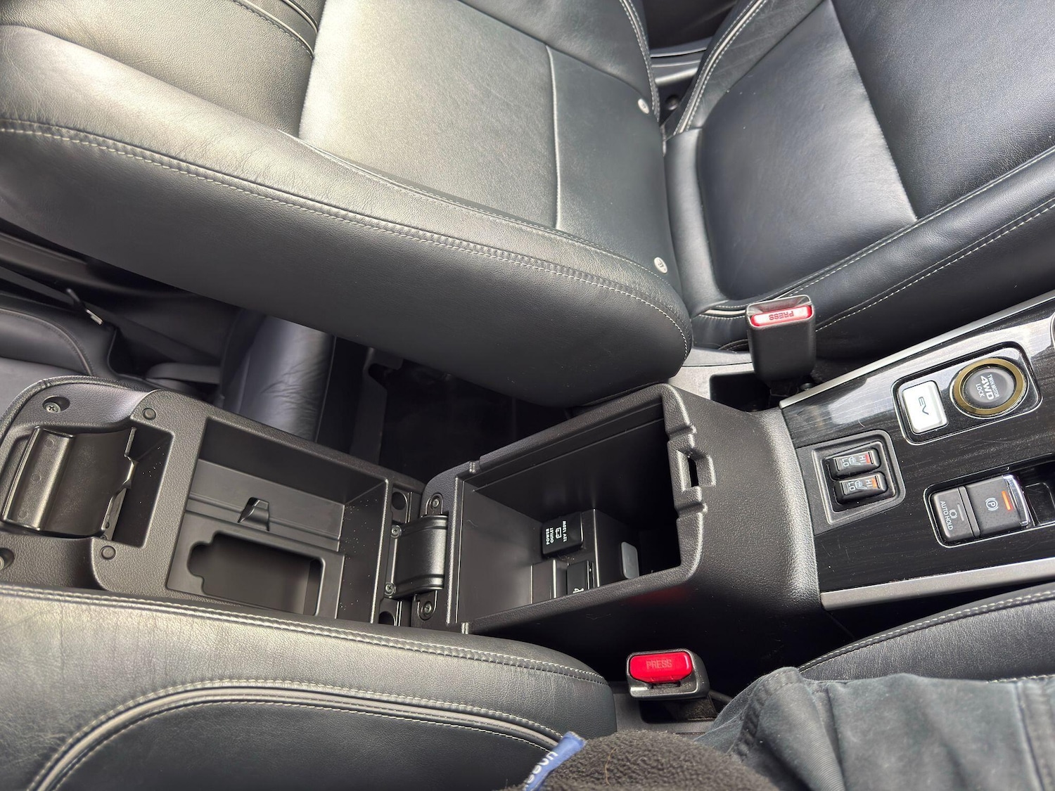 Used Mitsubishi Outlander 2017 for sale - 77230489: Photo 30