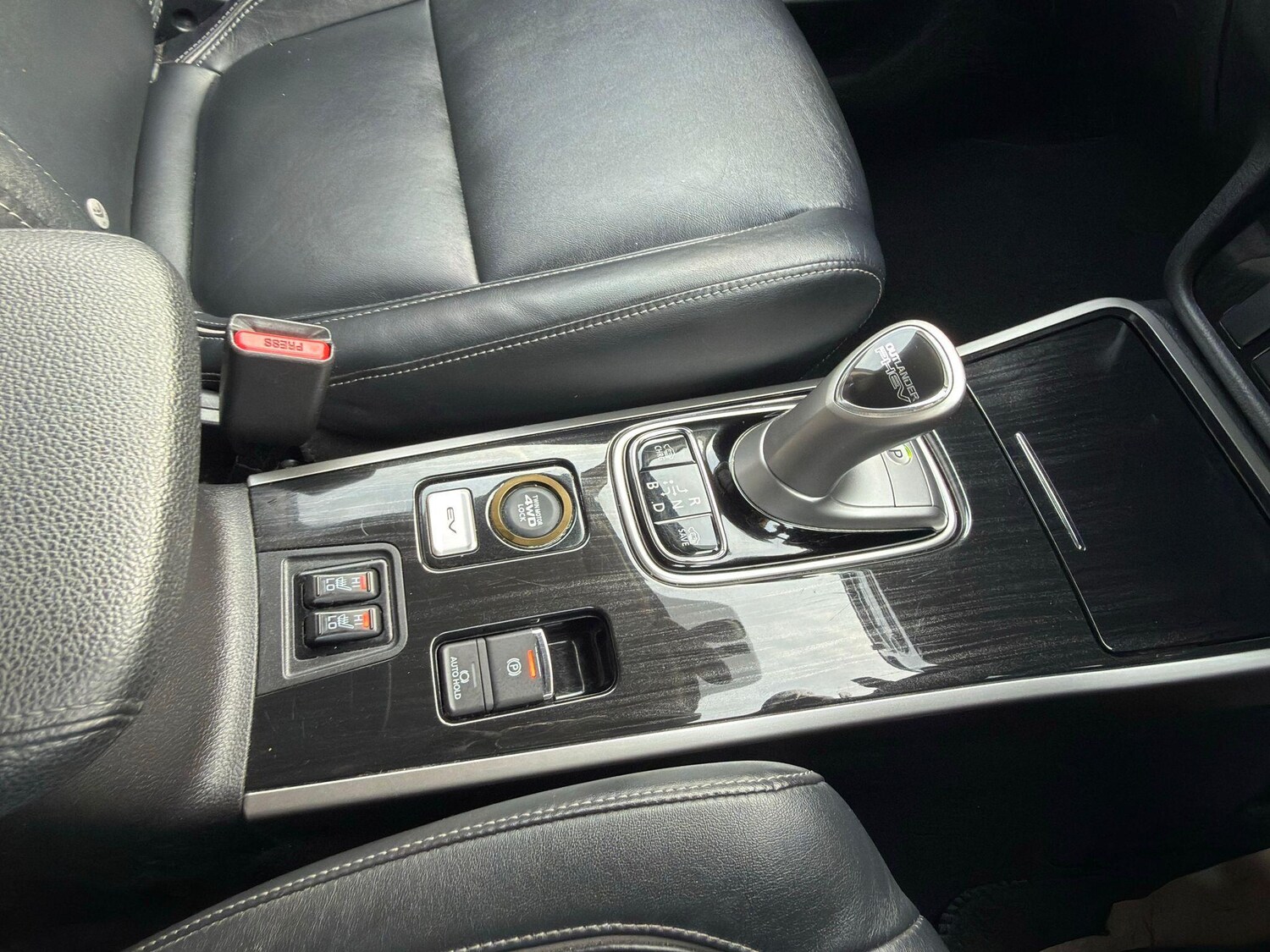 Used Mitsubishi Outlander 2017 for sale - 77230489: Photo 33