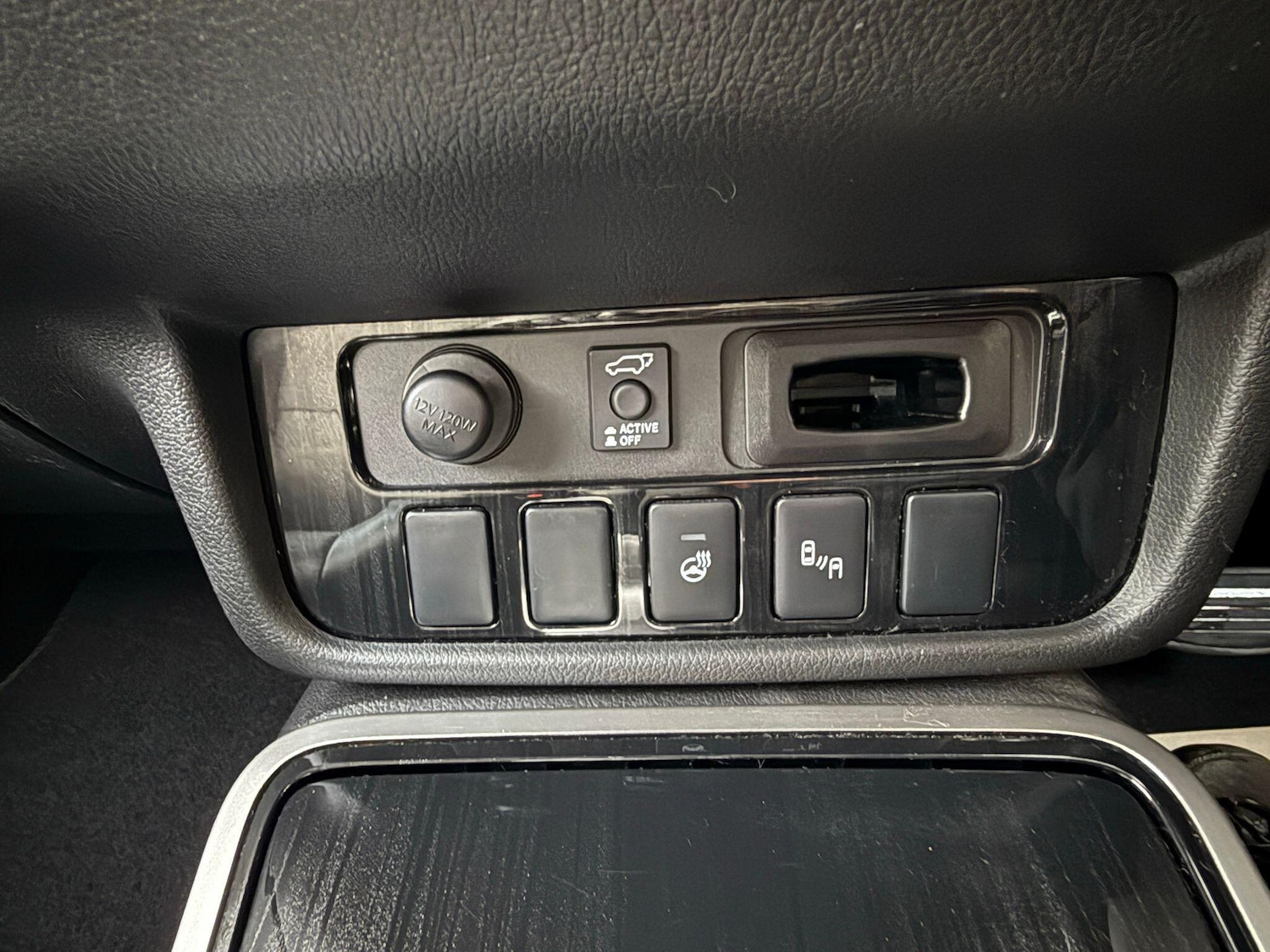 Used Mitsubishi Outlander 2017 for sale - 77230489: Photo 38