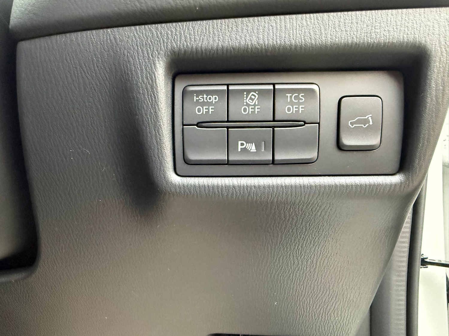 Used Mitsubishi Outlander 2017 for sale - 77230489: Photo 40