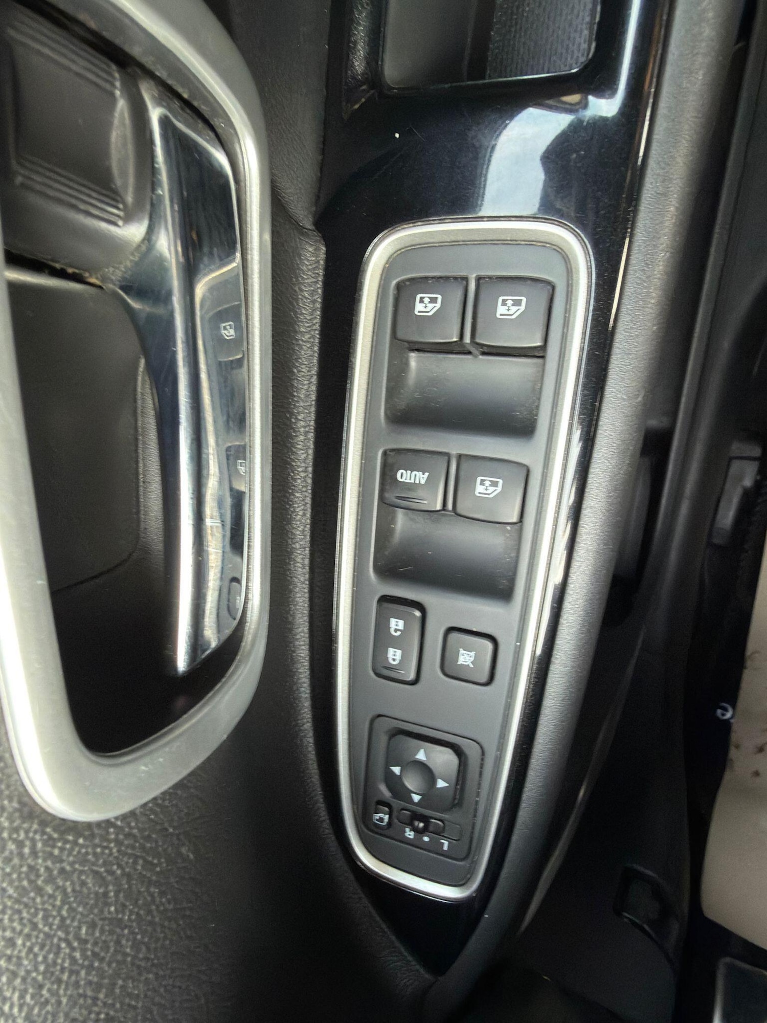 Used Mitsubishi Outlander 2017 for sale - 77230489: Photo 42