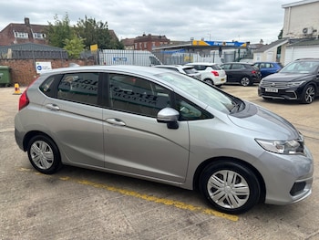 Used Honda Jazz 2018 for sale - 79256032: Photo