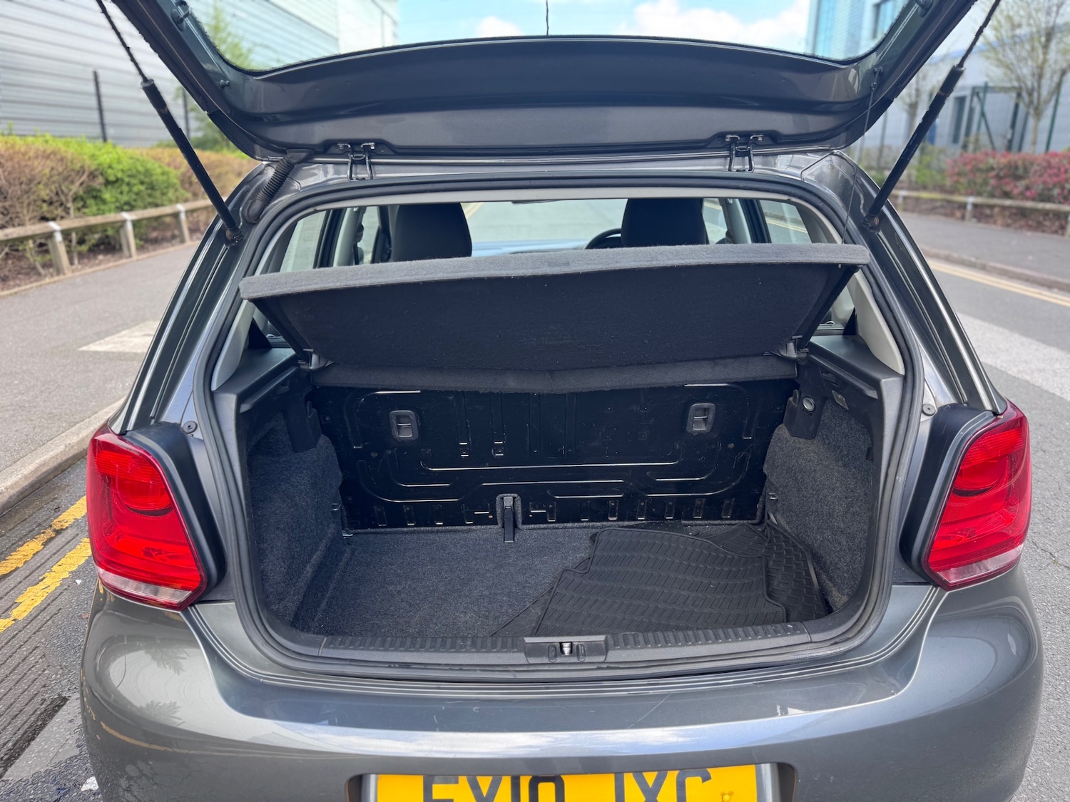 Used Volkswagen Polo 2010 for sale - 78154771: Photo 14