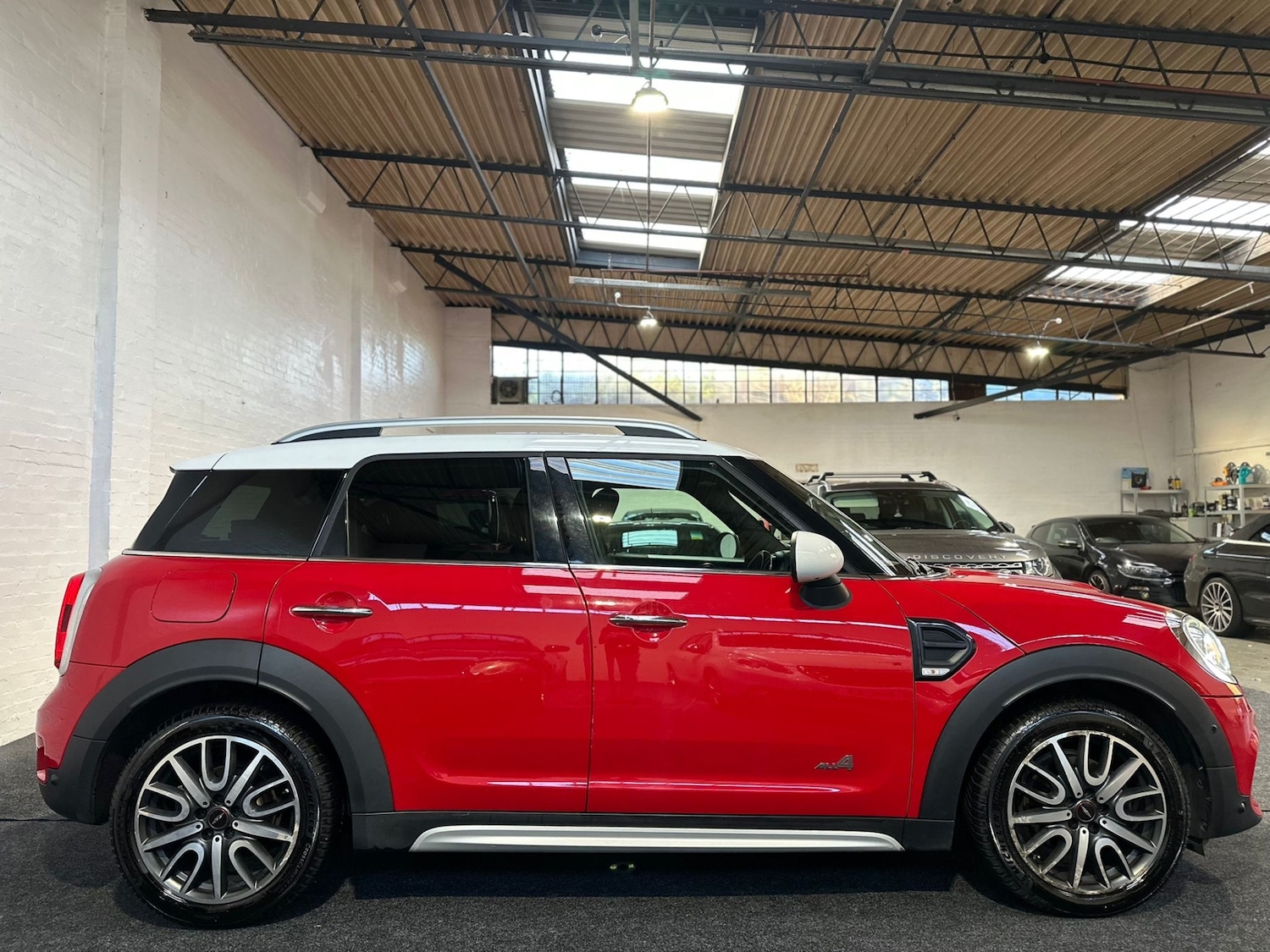 Used MINI Countryman 2017 for sale - 77136960: Photo 2