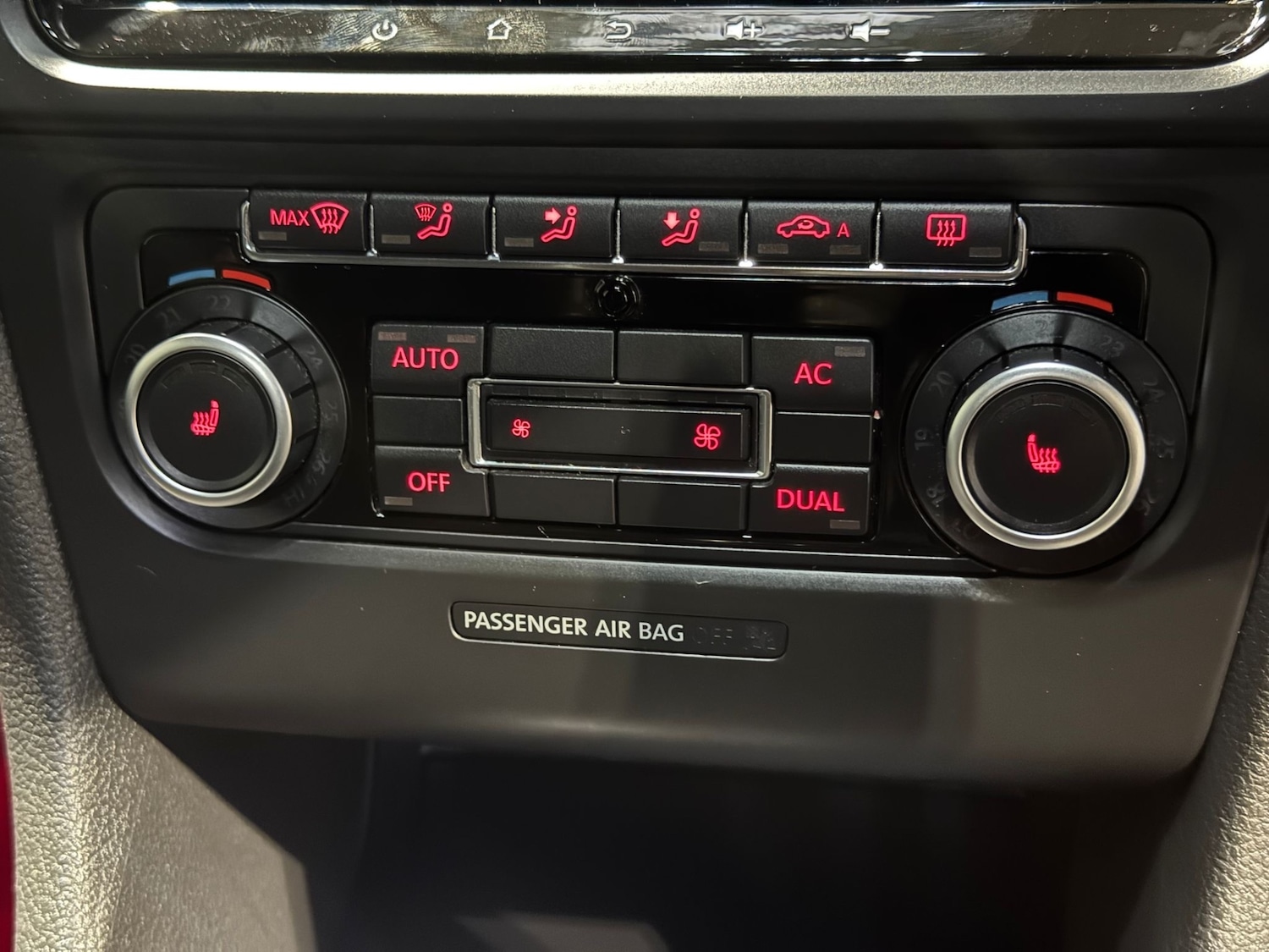 Used Volkswagen Golf 2010 for sale - 76553919: Photo 16