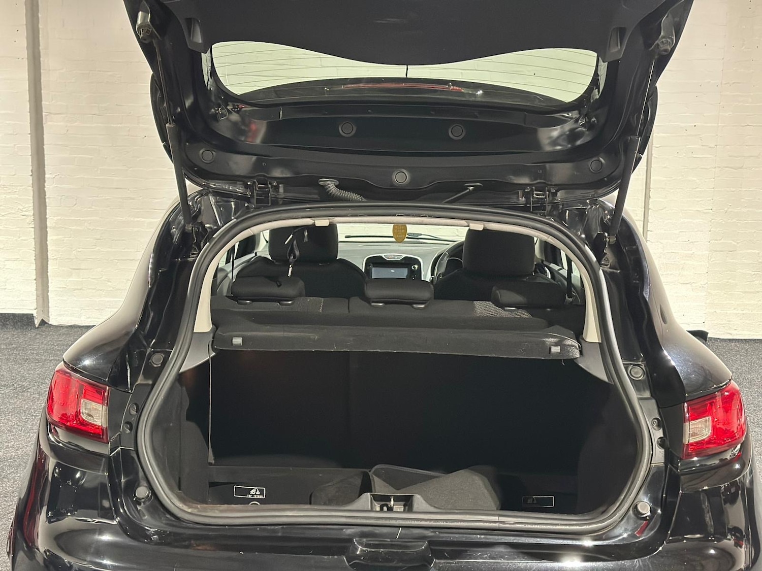 Used Renault Clio 2016 for sale - 76910846: Photo 11