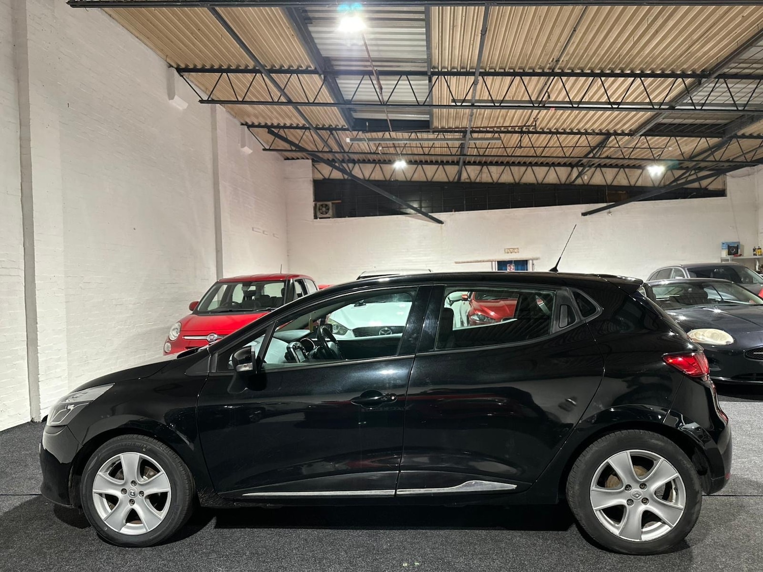 Used Renault Clio 2016 for sale - 76910846: Photo 6