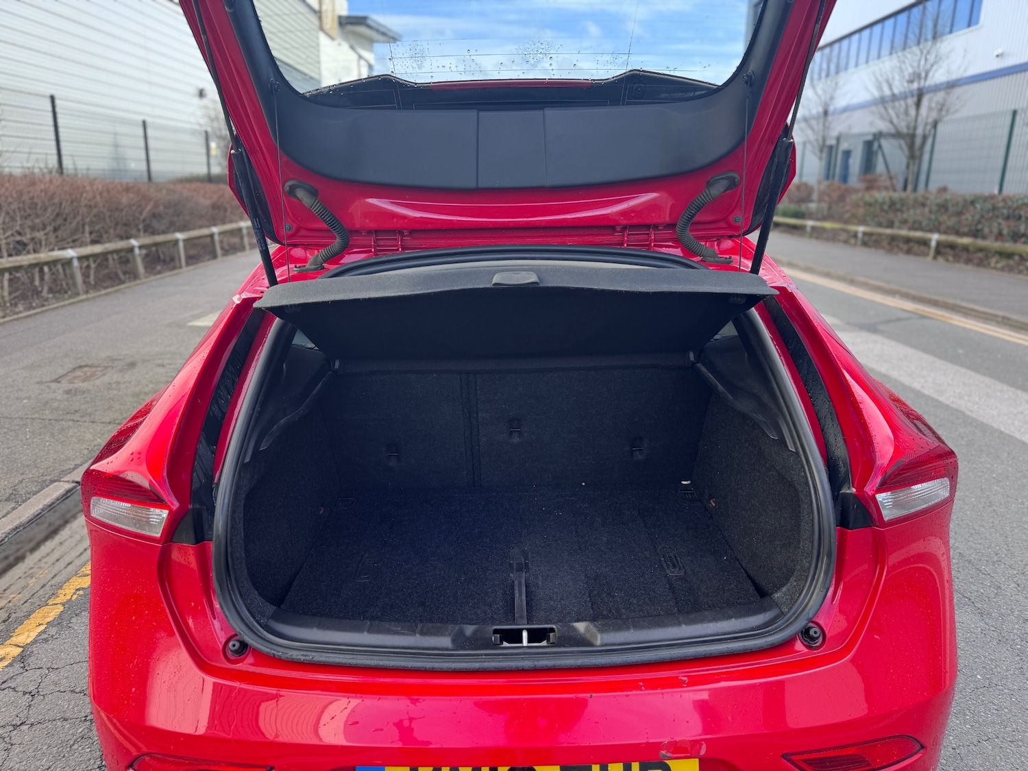 Used Volvo V40 2019 for sale - 77715689: Photo 11