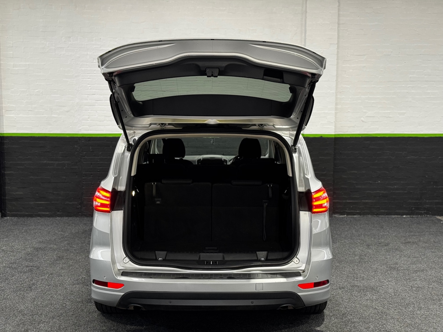 Used Ford S-Max 2015 for sale - 78098523: Photo 21