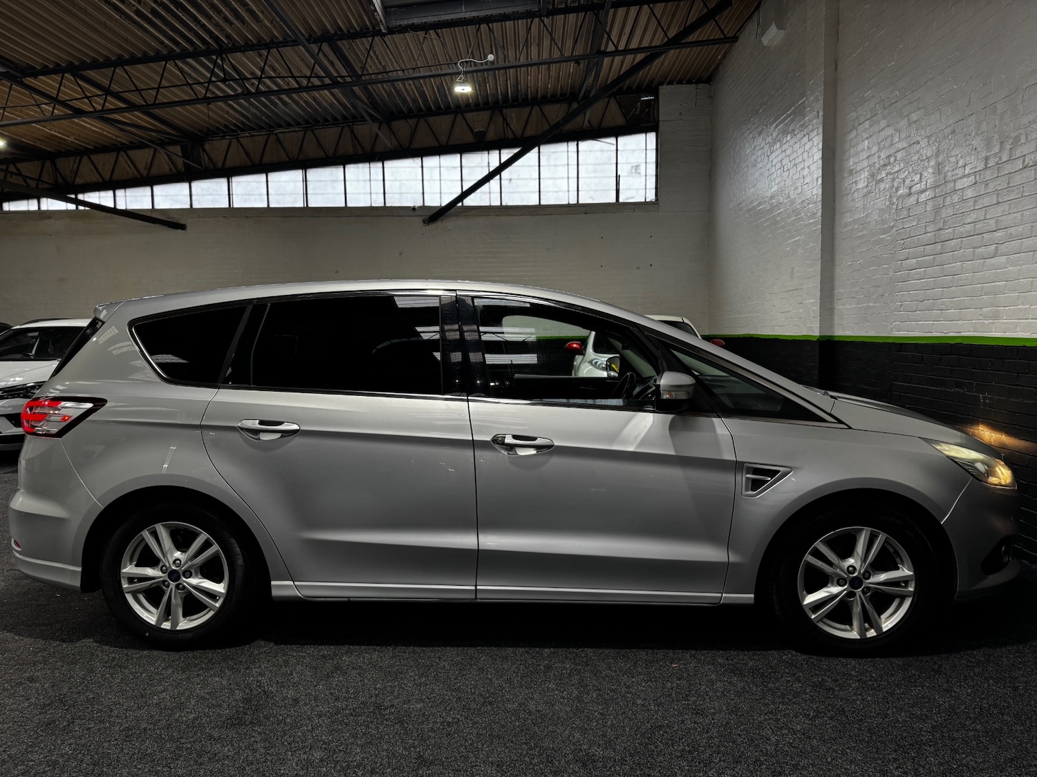 Used Ford S-Max 2015 for sale - 78098523: Photo 8