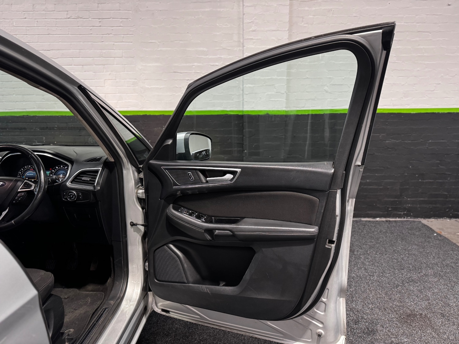 Used Ford S-Max 2015 for sale - 78098523: Photo 9