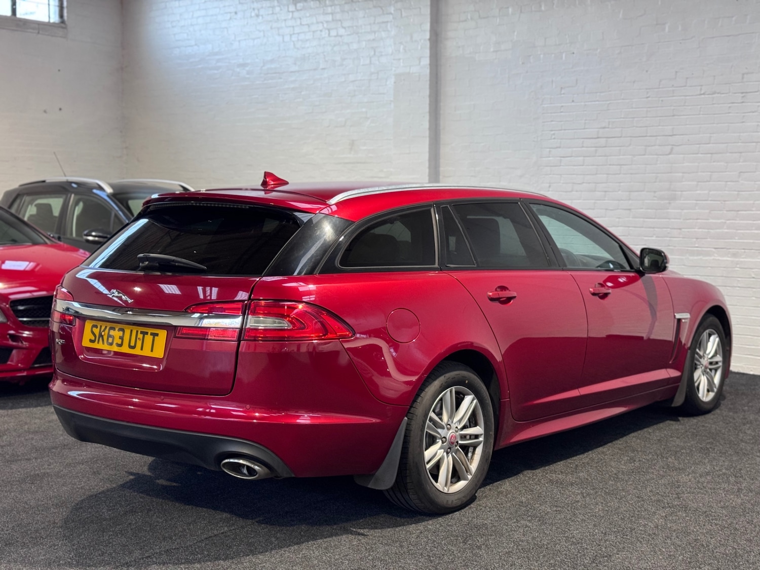 Used Jaguar XF 2013 for sale - 76910843: Photo 3