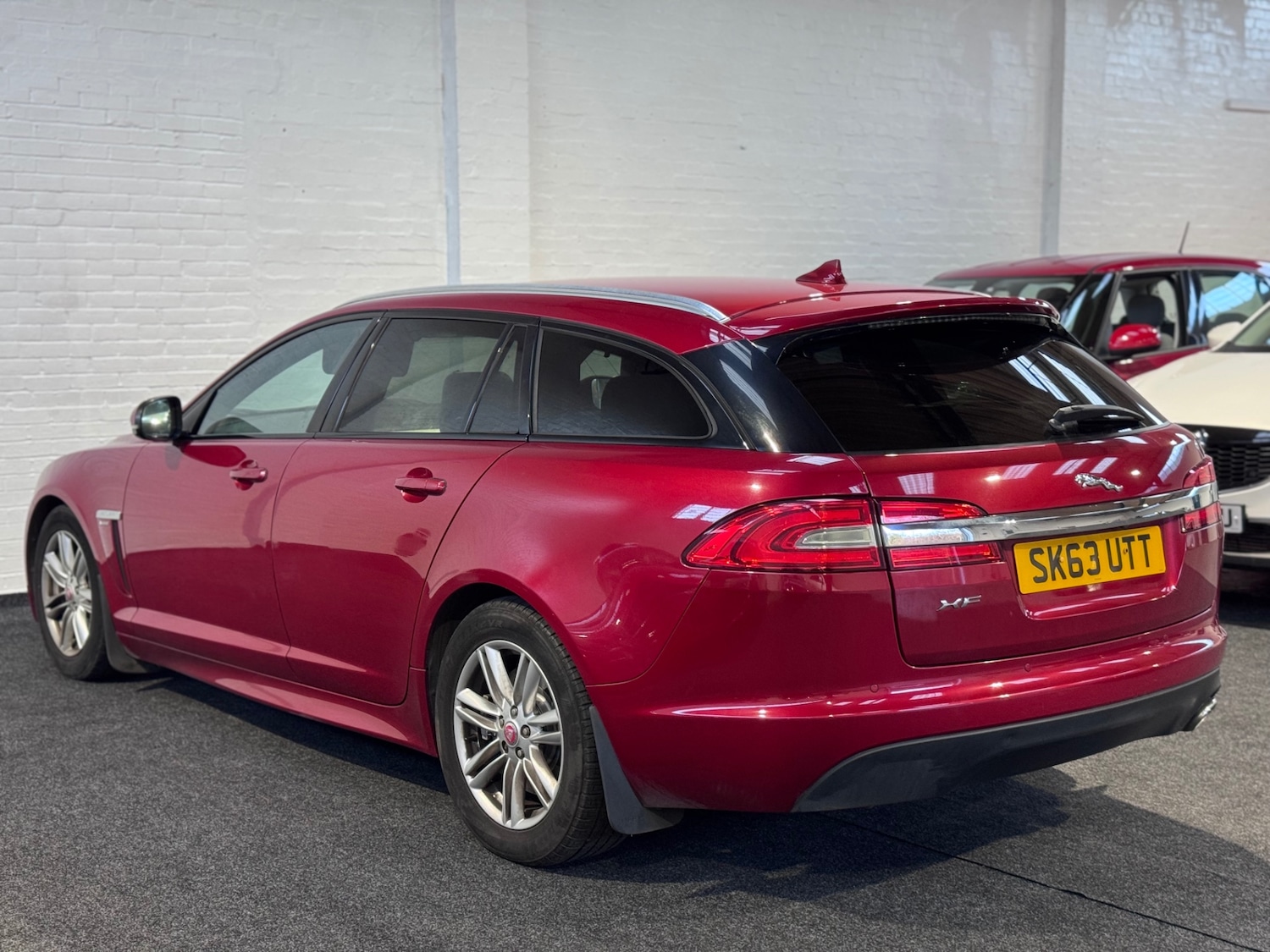 Used Jaguar XF 2013 for sale - 76910843: Photo 5