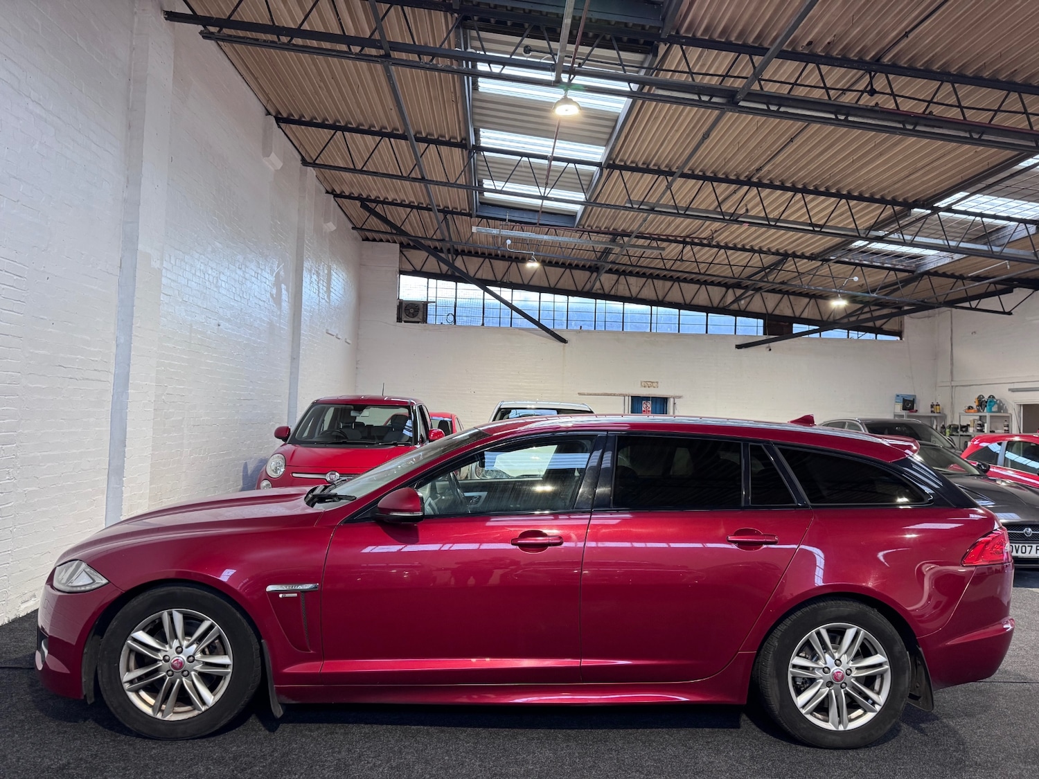 Used Jaguar XF 2013 for sale - 76910843: Photo 6