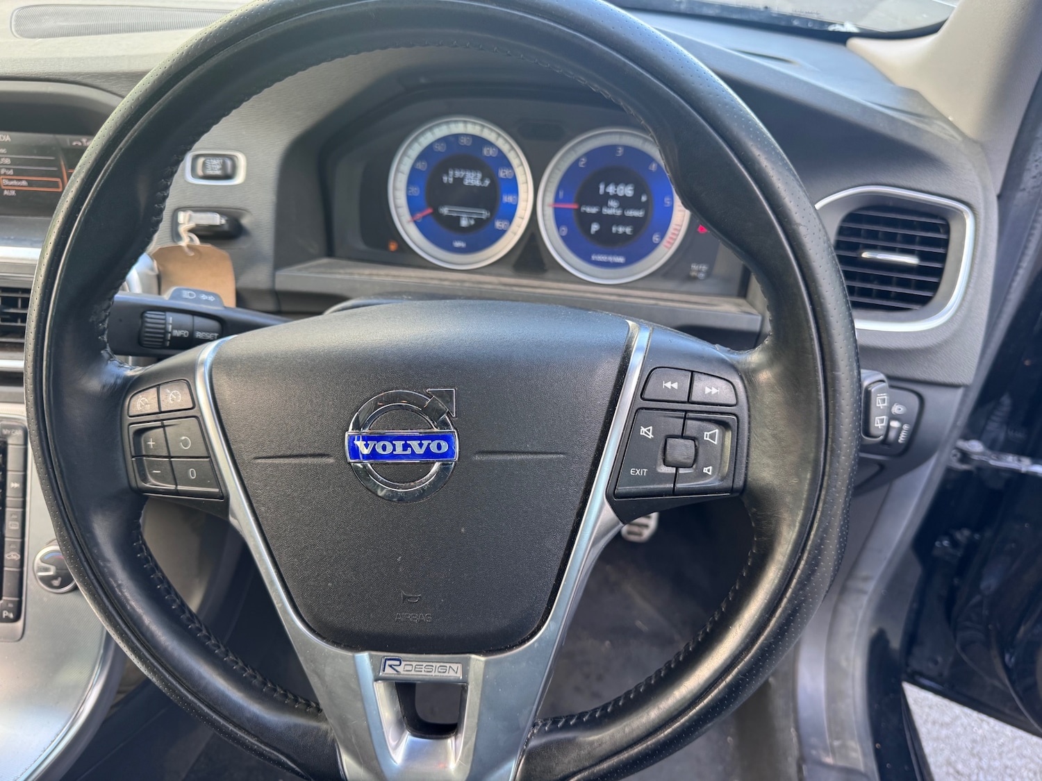 Used Volvo V60 2011 for sale - 78168216: Photo 18