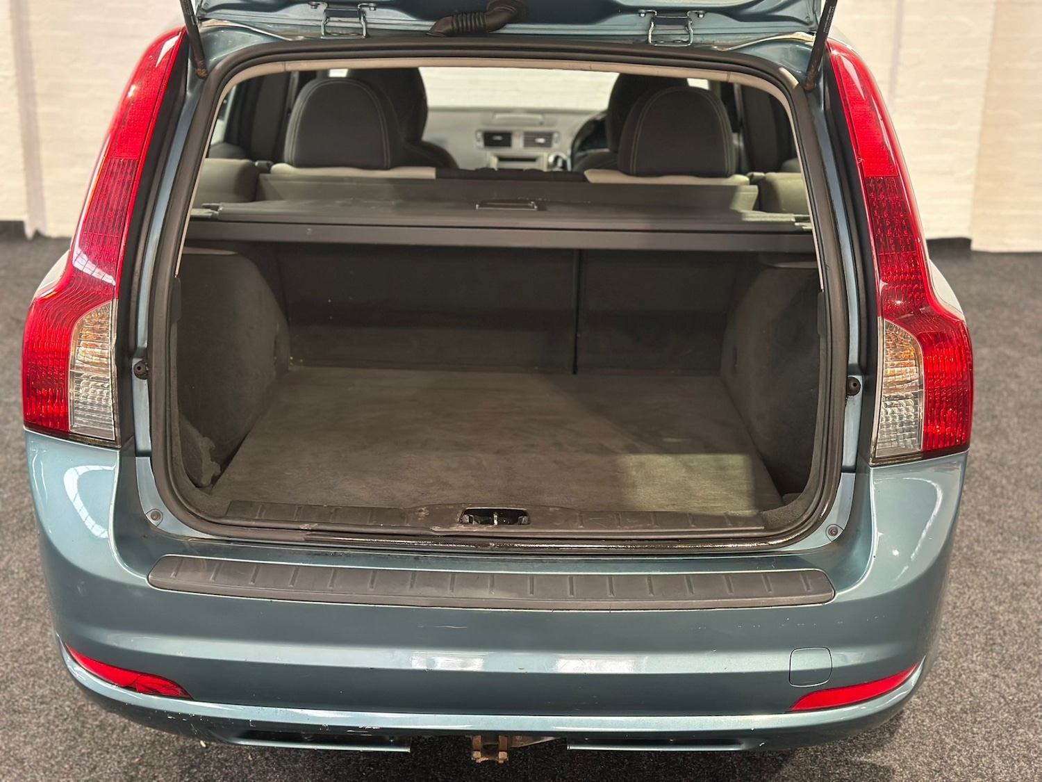 Used Volvo V50 2009 for sale - 76611683: Photo 11