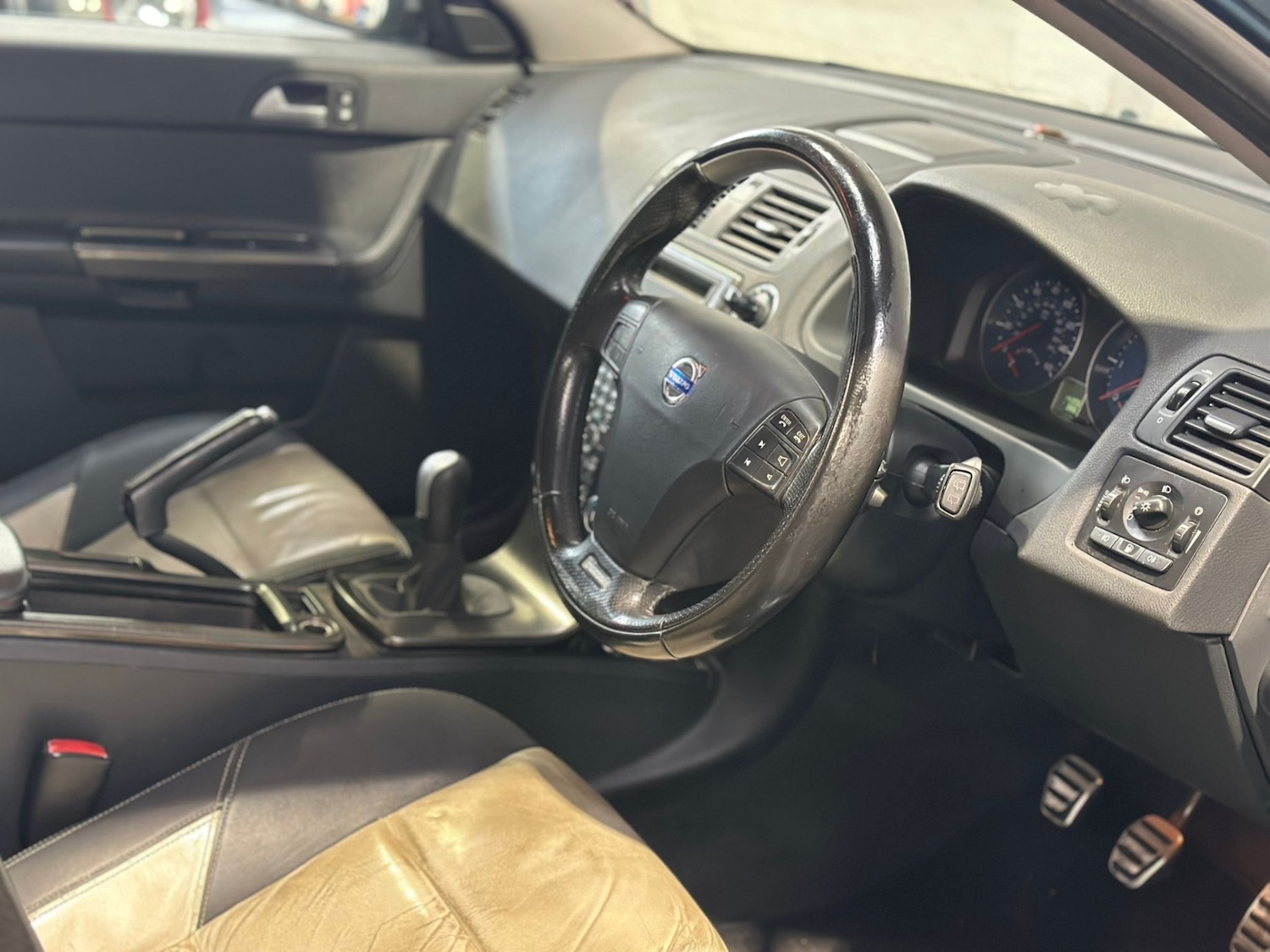 Used Volvo V50 2009 for sale - 76611683: Photo 17