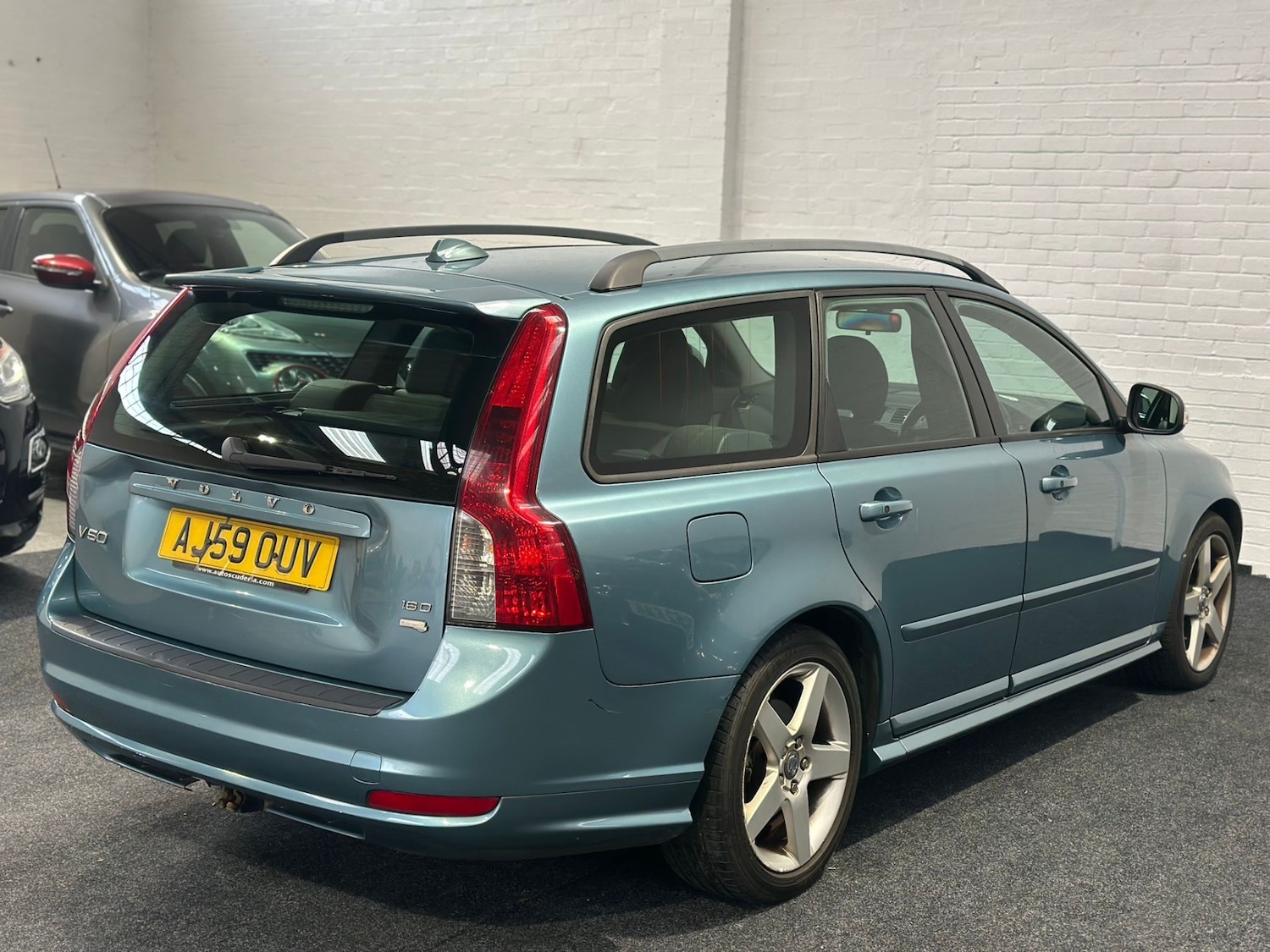 Used Volvo V50 2009 for sale - 76611683: Photo 3