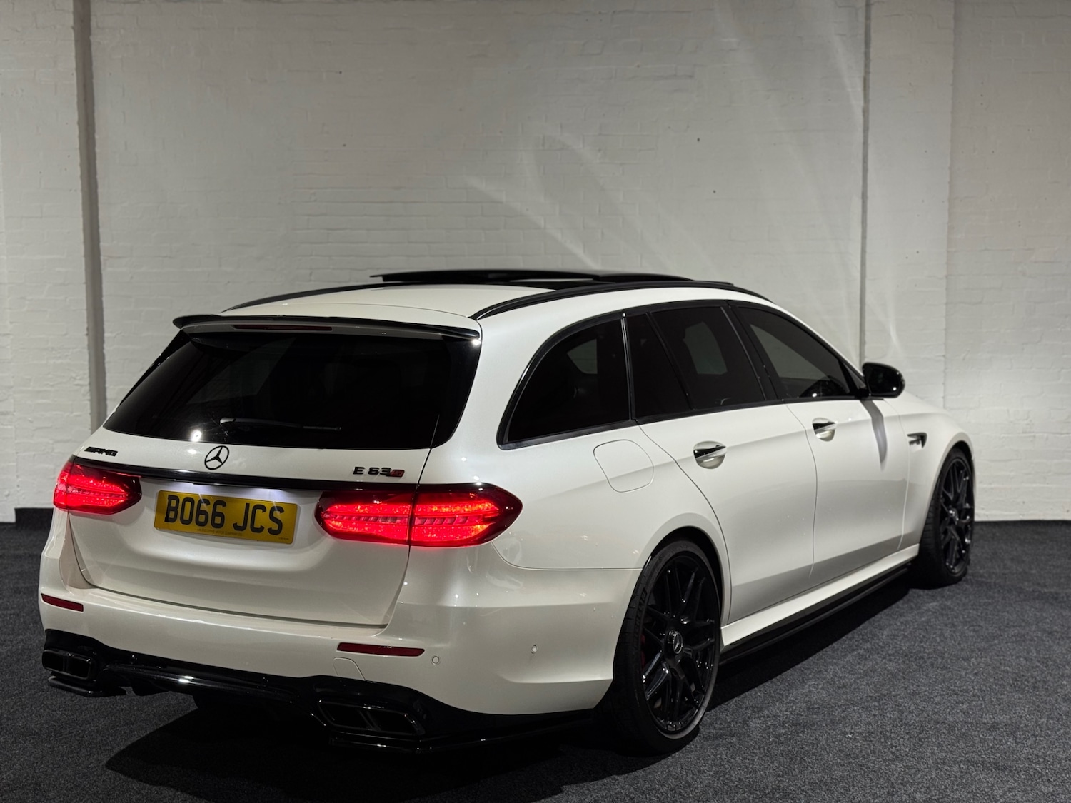 Used Mercedes-Benz E Class 2018 for sale - 76963711: Photo 3