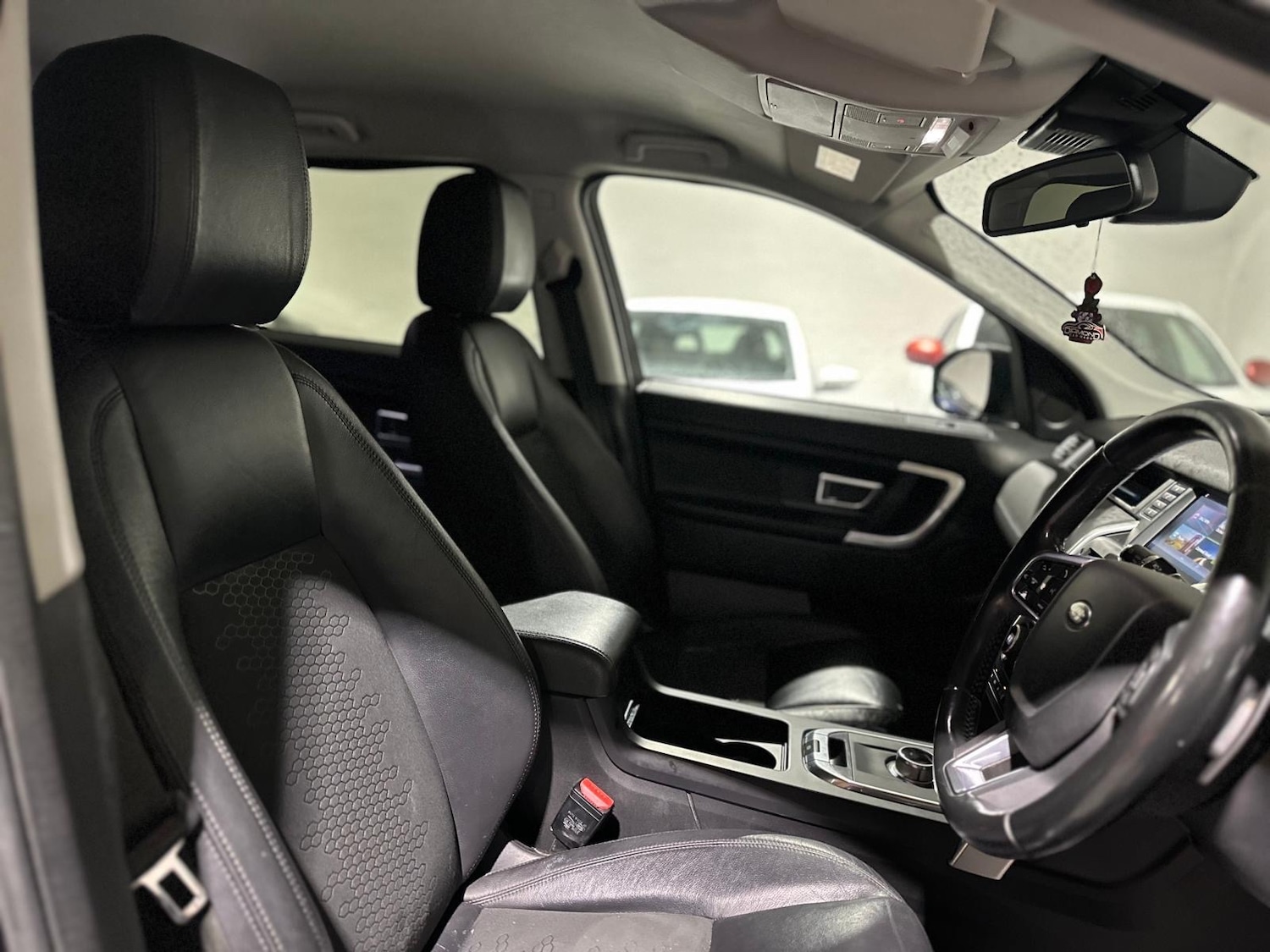 Used Land Rover Discovery Sport 2015 for sale - 76322571: Photo 15