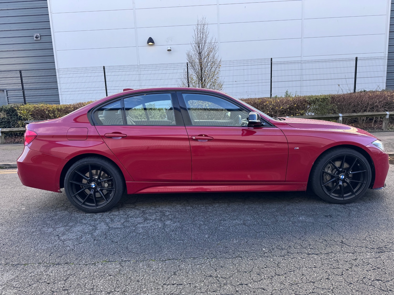 Used BMW 3 Series 2015 for sale - 77978979: Photo 2