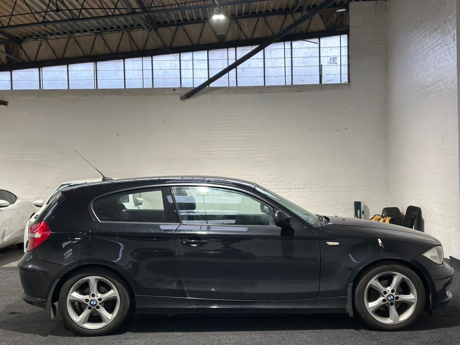 Used BMW 1 Series 2010 for sale - 77069856: Photo 2