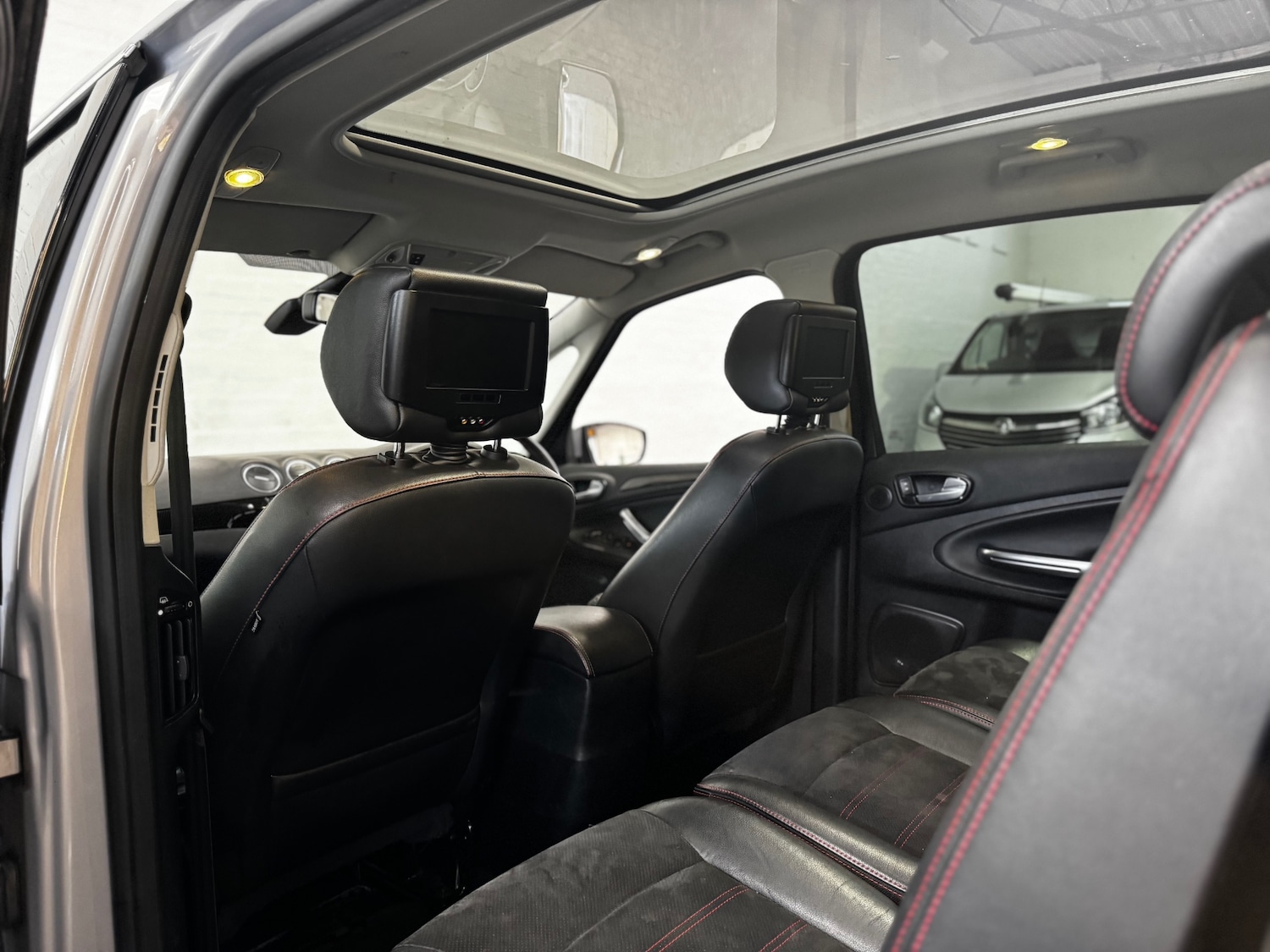 Used Ford S-Max 2012 for sale - 77662510: Photo 12