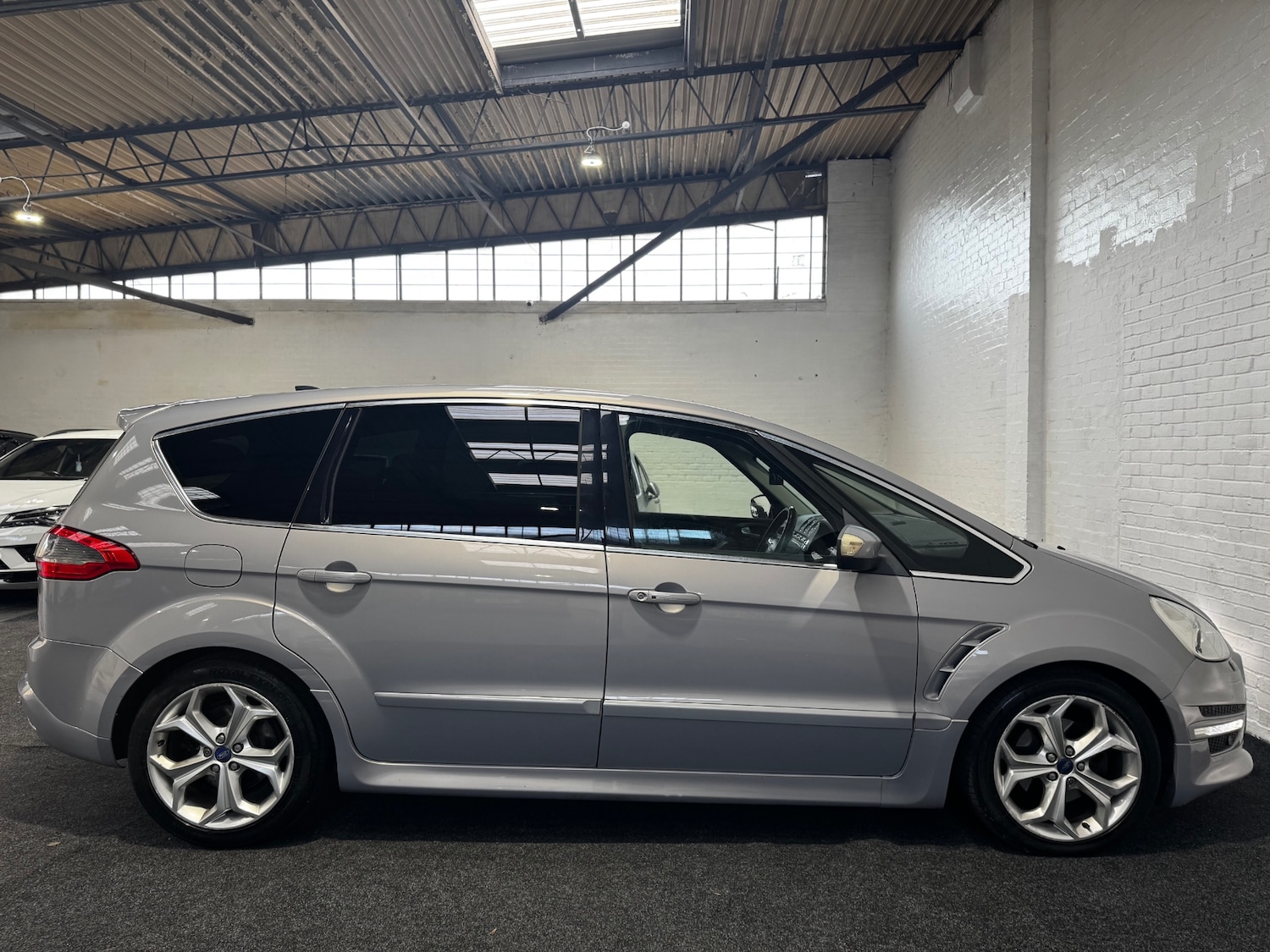 Used Ford S-Max 2012 for sale - 77662510: Photo 2