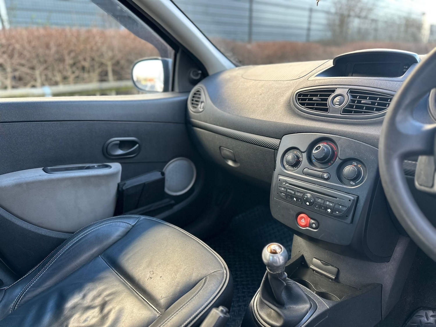 Used Renault Clio 2011 for sale - 77160099: Photo 17