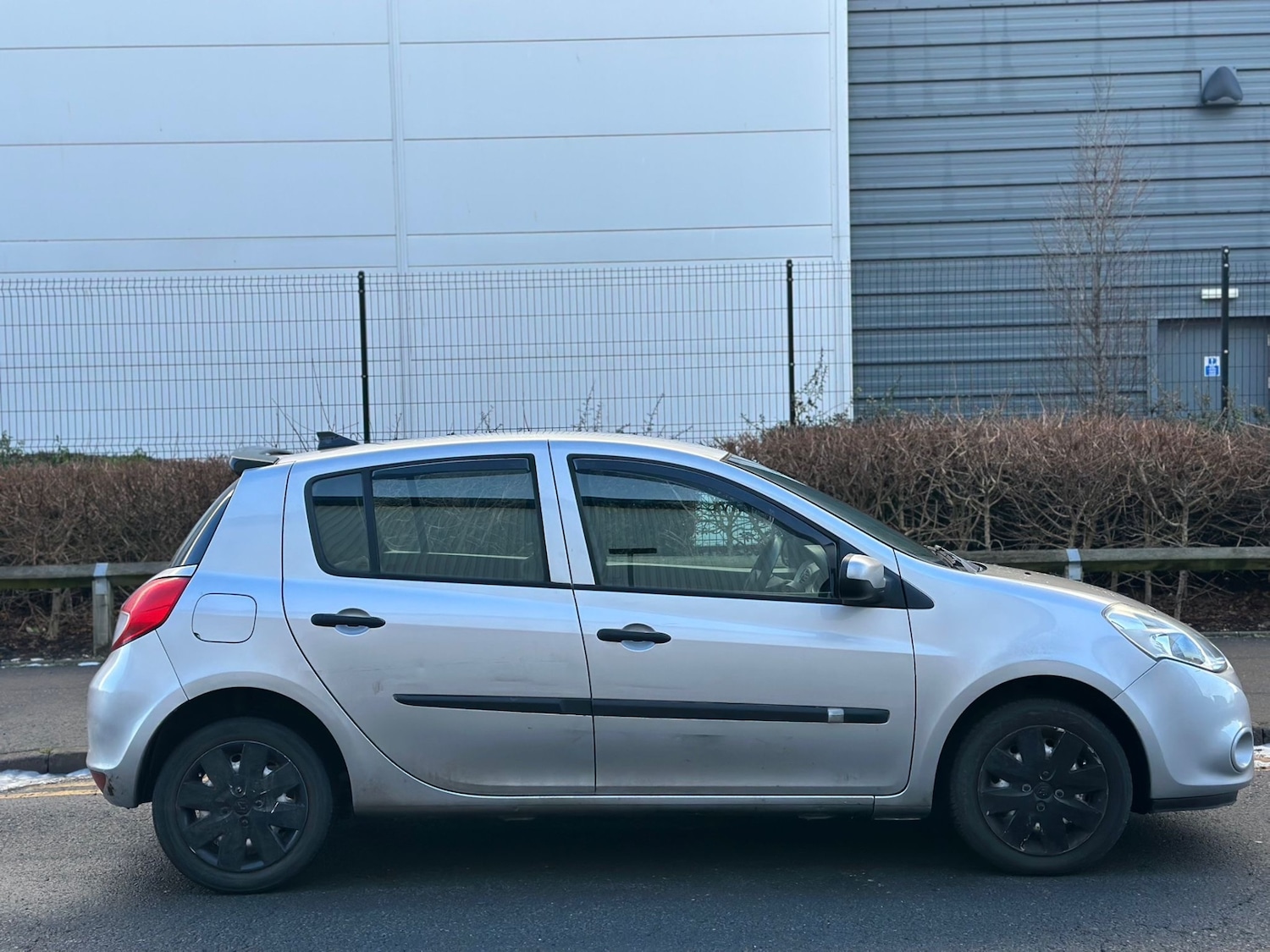 Used Renault Clio 2011 for sale - 77160099: Photo 2