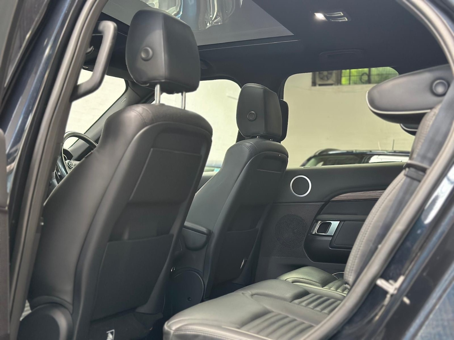 Used Land Rover Discovery 2017 for sale - 77140450: Photo 12