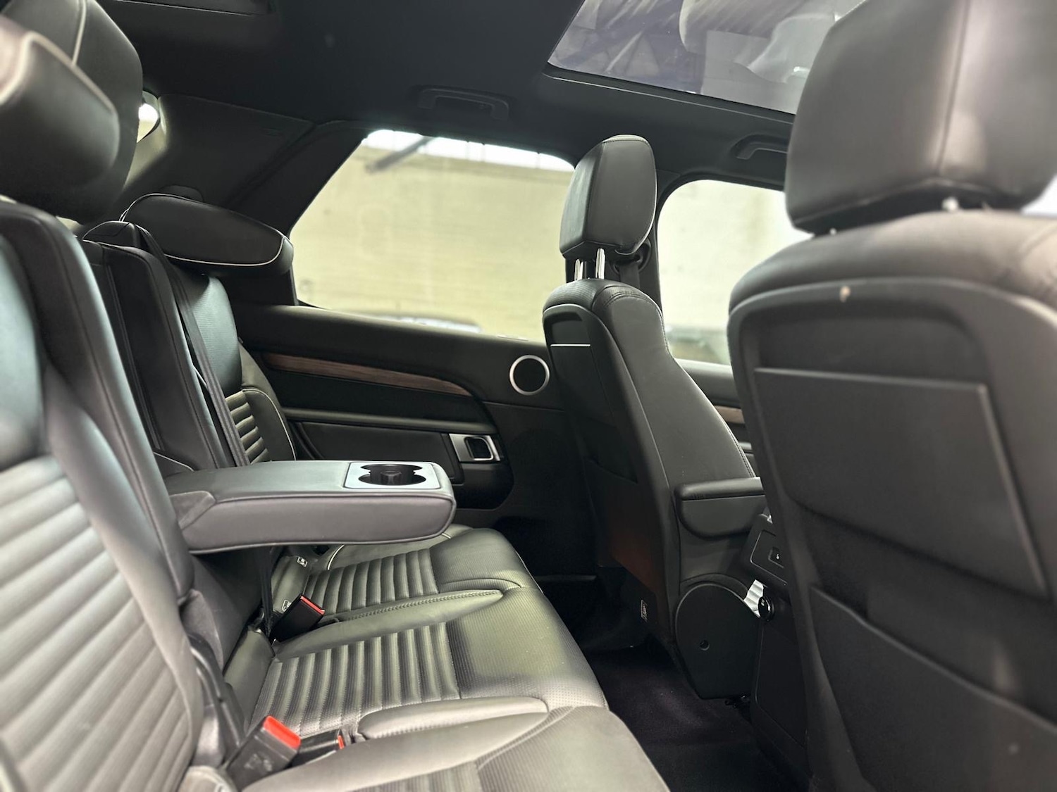 Used Land Rover Discovery 2017 for sale - 77140450: Photo 14