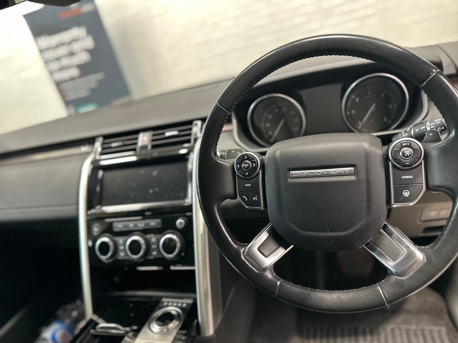 Used Land Rover Discovery 2017 for sale - 77140450: Photo 19