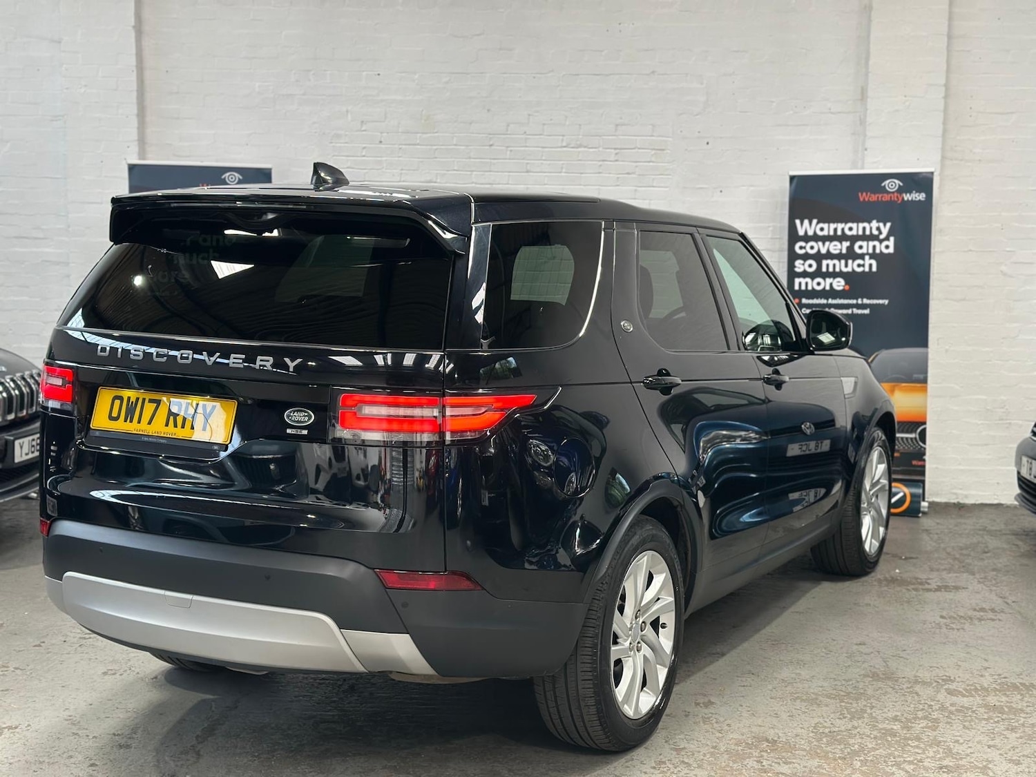 Used Land Rover Discovery 2017 for sale - 77140450: Photo 3