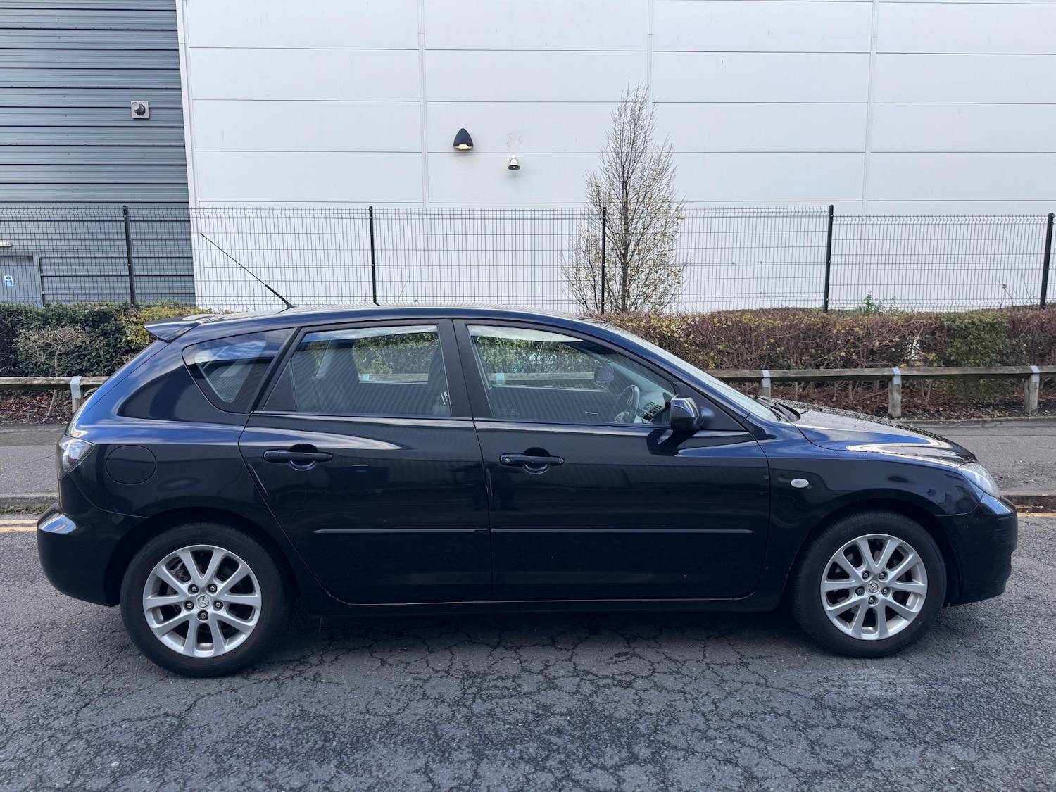 Used Mazda Mazda3 2009 for sale - 76669395: Photo 2