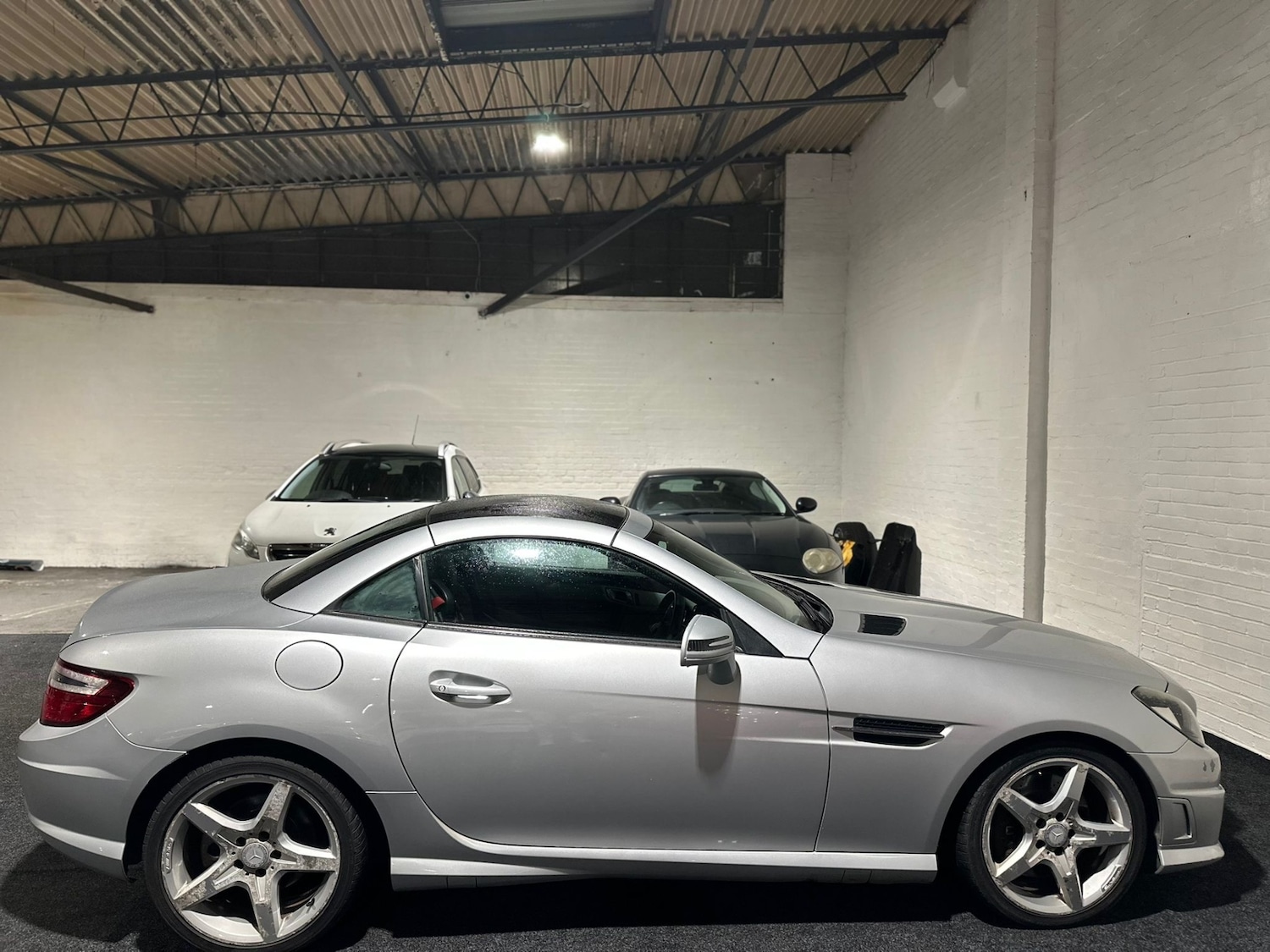Used Mercedes-Benz SLK 2013 for sale - 76726175: Photo 2