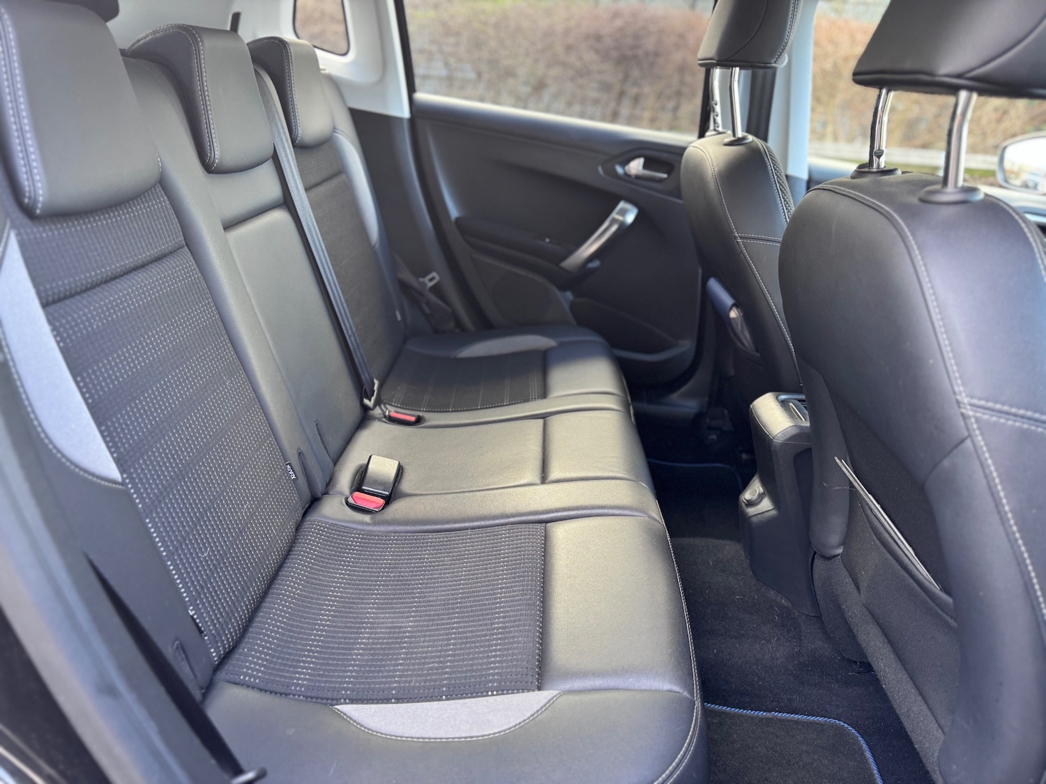 Used Peugeot 2008 2015 for sale - 77715997: Photo 13