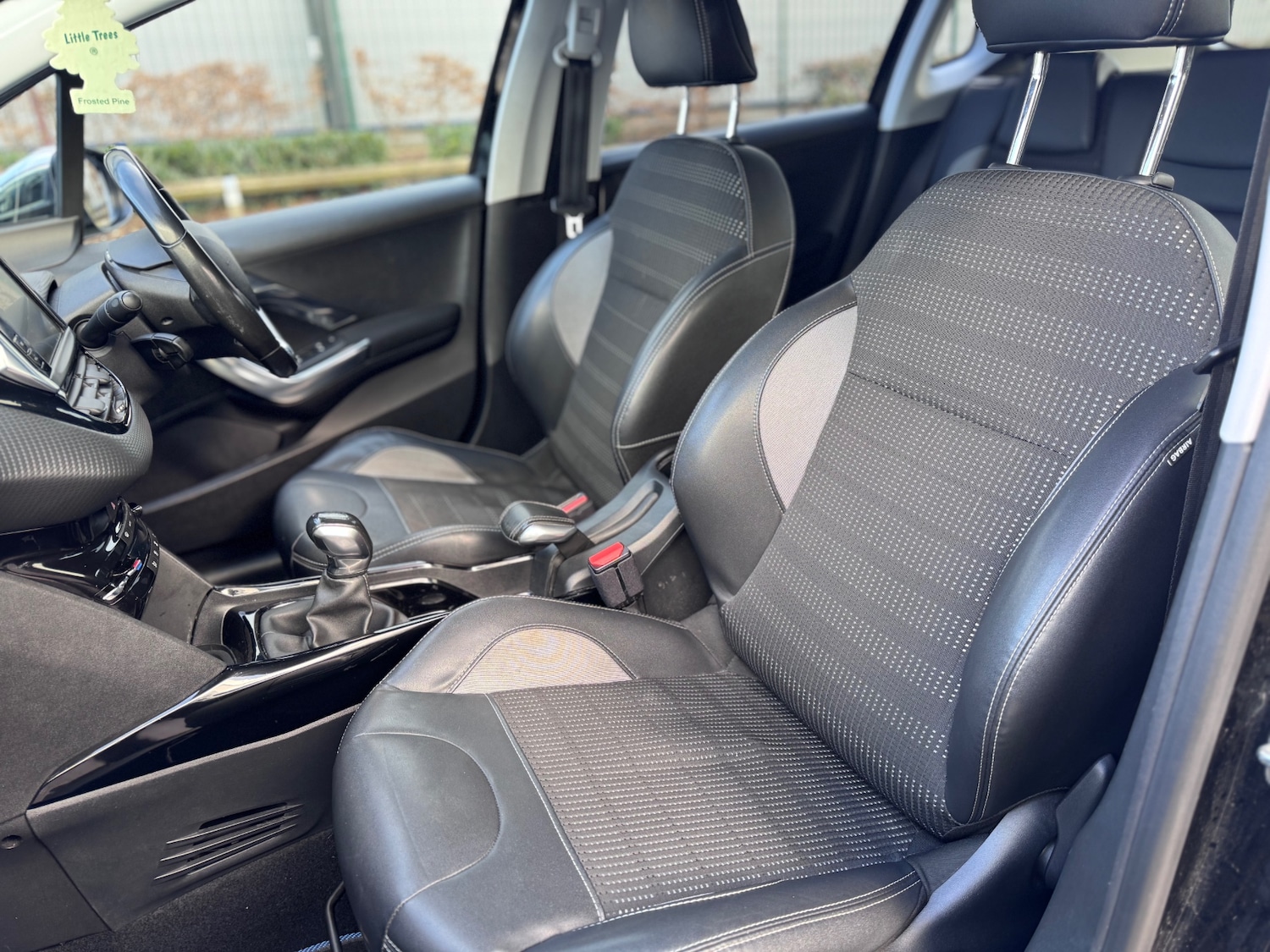 Used Peugeot 2008 2015 for sale - 77715997: Photo 14