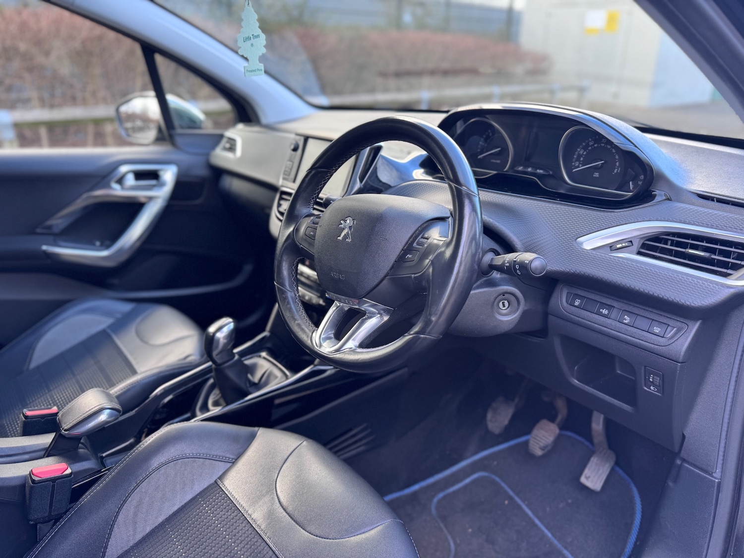 Used Peugeot 2008 2015 for sale - 77715997: Photo 17