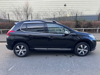 Used Peugeot 2008 2015 for sale - 77715997: Photo