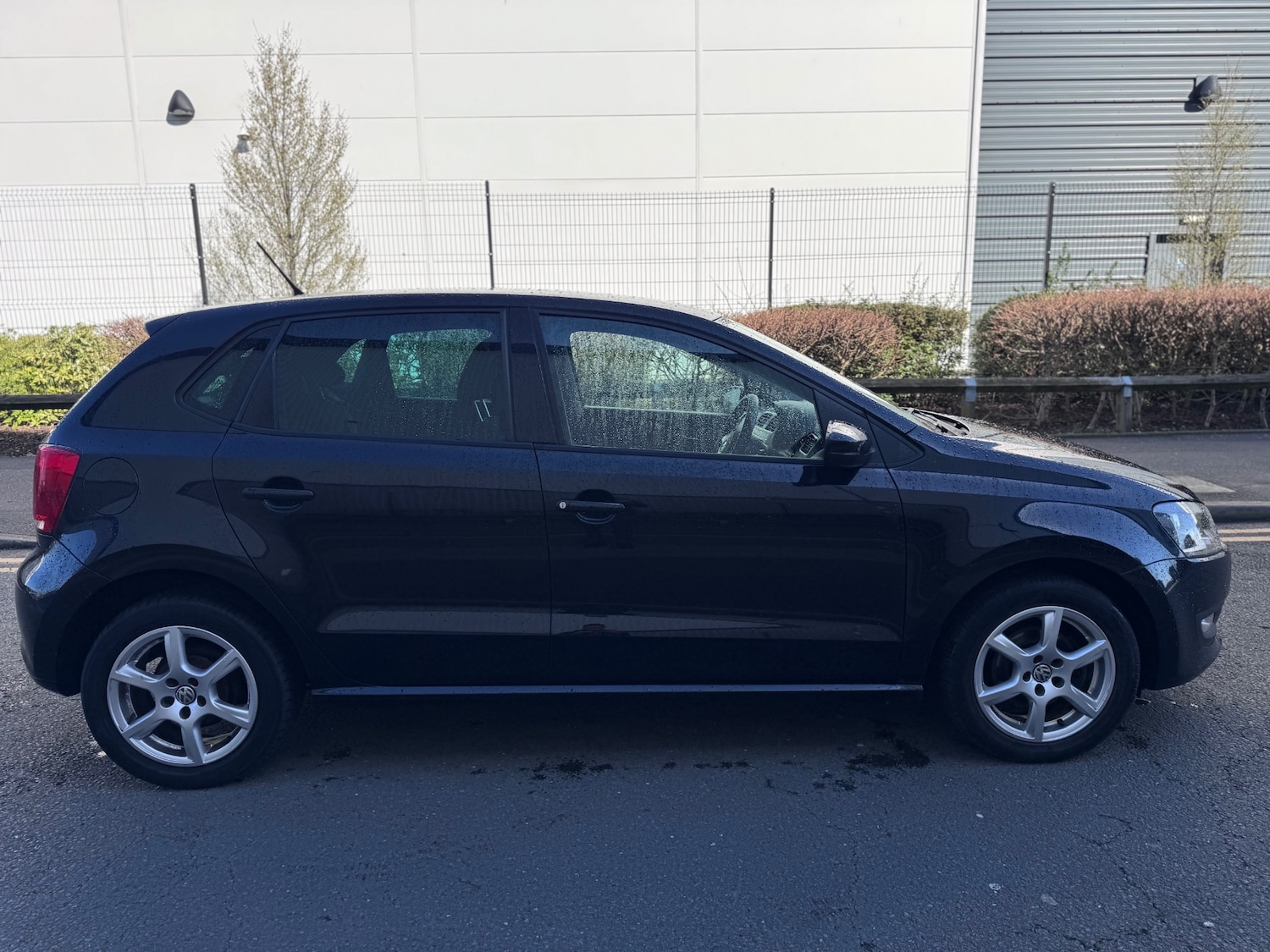 Used Volkswagen Polo 2010 for sale - 77973565: Photo 2