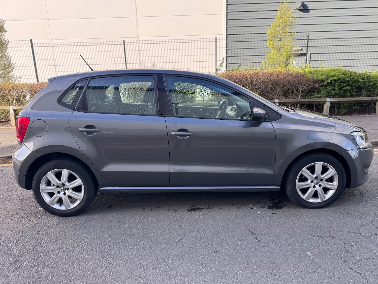 Used Volkswagen Polo 2010 for sale - 78067808: Photo 2