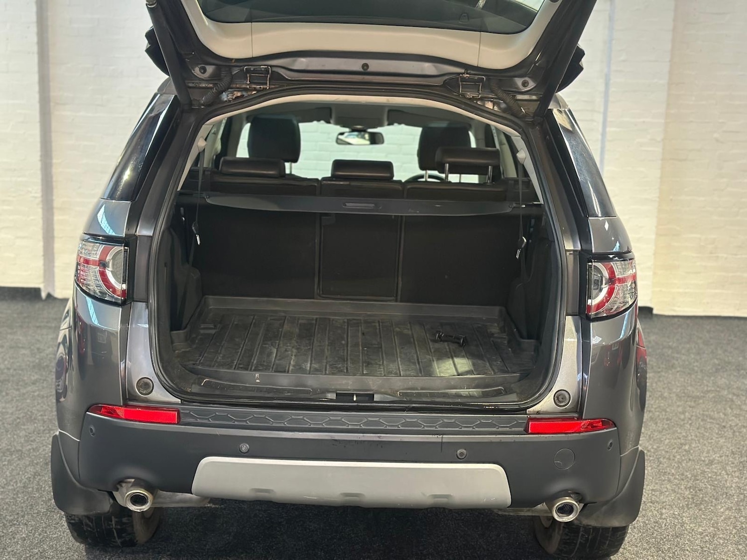 Used Land Rover Discovery Sport 2015 for sale - 76784715: Photo 11