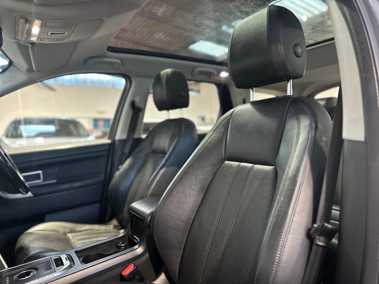 Used Land Rover Discovery Sport 2015 for sale - 76784715: Photo 18